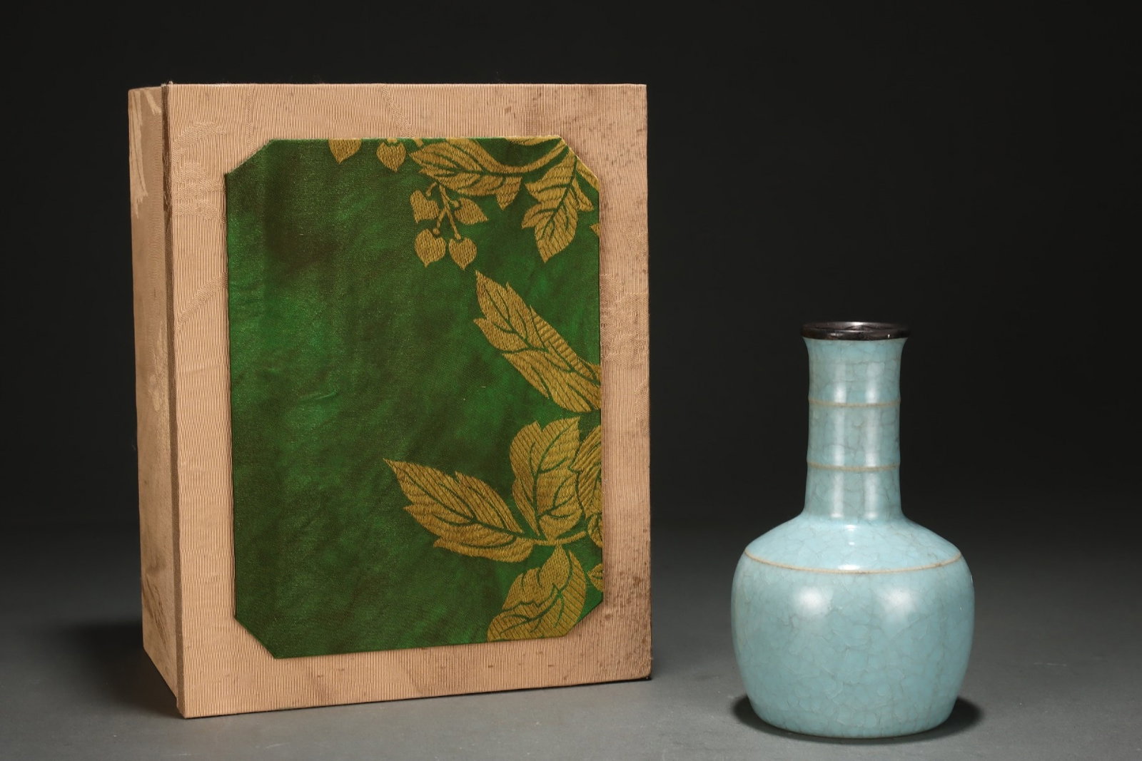 An Exquisite Ru yao Cover with Silver Vase,with an Imperial Poem by Emperor Qianlong: An Exquisite Ru yao Cover with Silver Vase,with an Imperial Poem by Emperor Qianlong,Song Dynasty,China,Size:5.7inx3.5in 汝窑银口瓶,带乾隆御ག