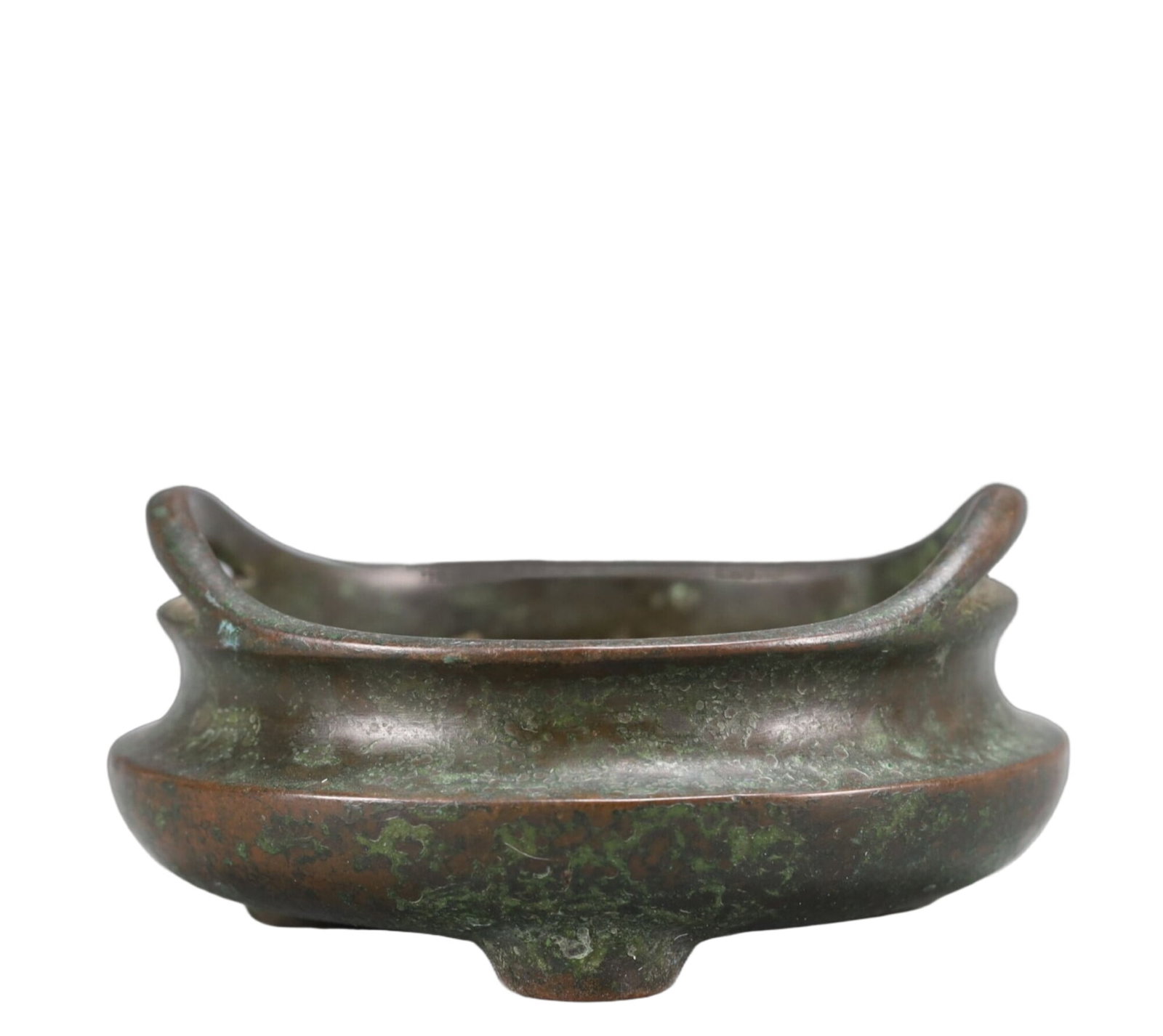 An Exquisite Bronze Double-Ears Censer: An Exquisite Bronze Double-Ears Censer,Qing Dynasty, China,With Mark,Size:3.5inx1.6in Weight:412.9g 铜双耳香炉,中国清代,带款