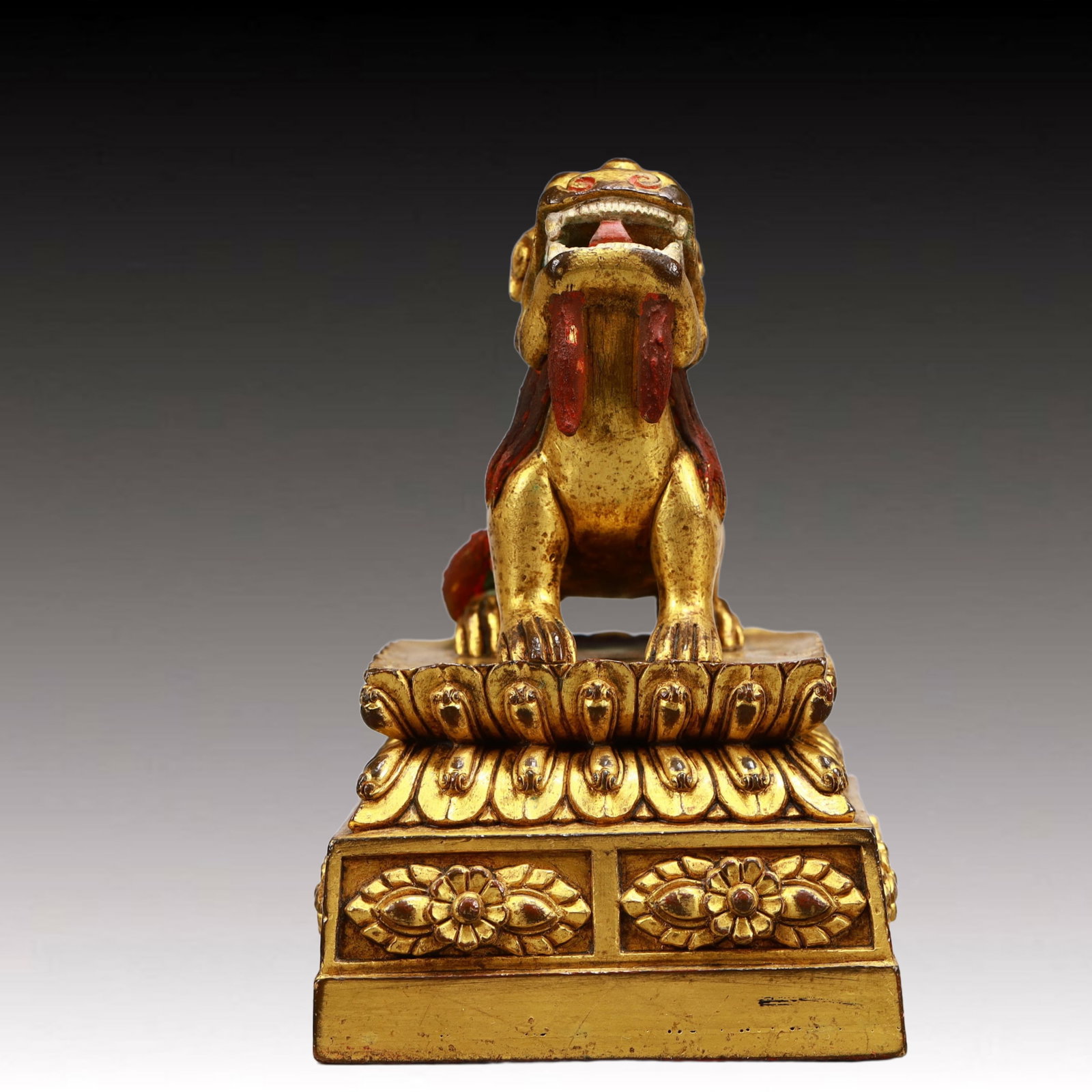 A Rare Gilt Bronze Lion Seal: A Rare Gilt Bronze Lion Seal,Qing Dynasty, China,Size:3.3inx3.3inx5.1in,Weight:1100g 铜鎏金狮子印章,中国清代