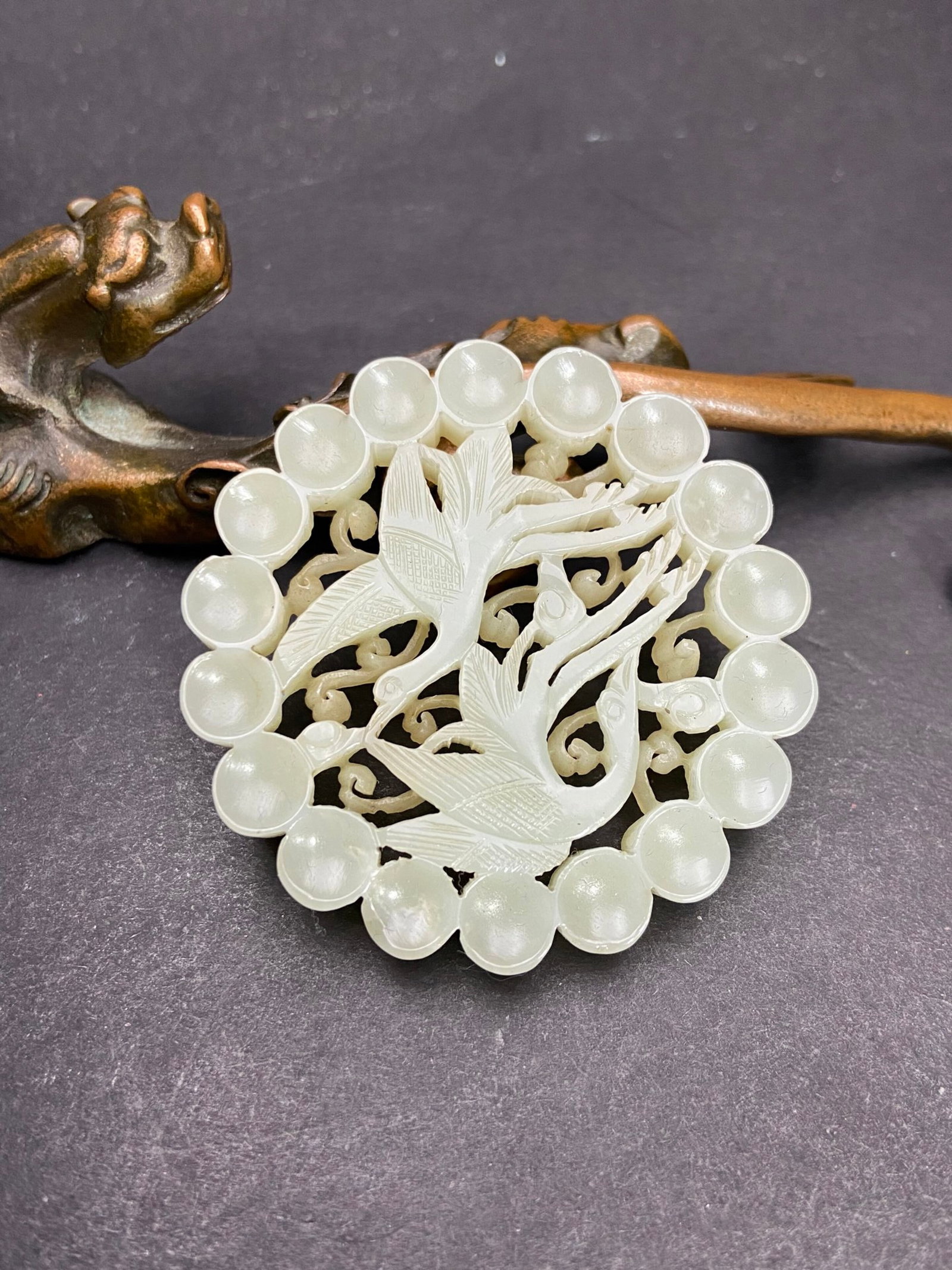 An Exquisite White Jade Crane Pattern Pendant - 2