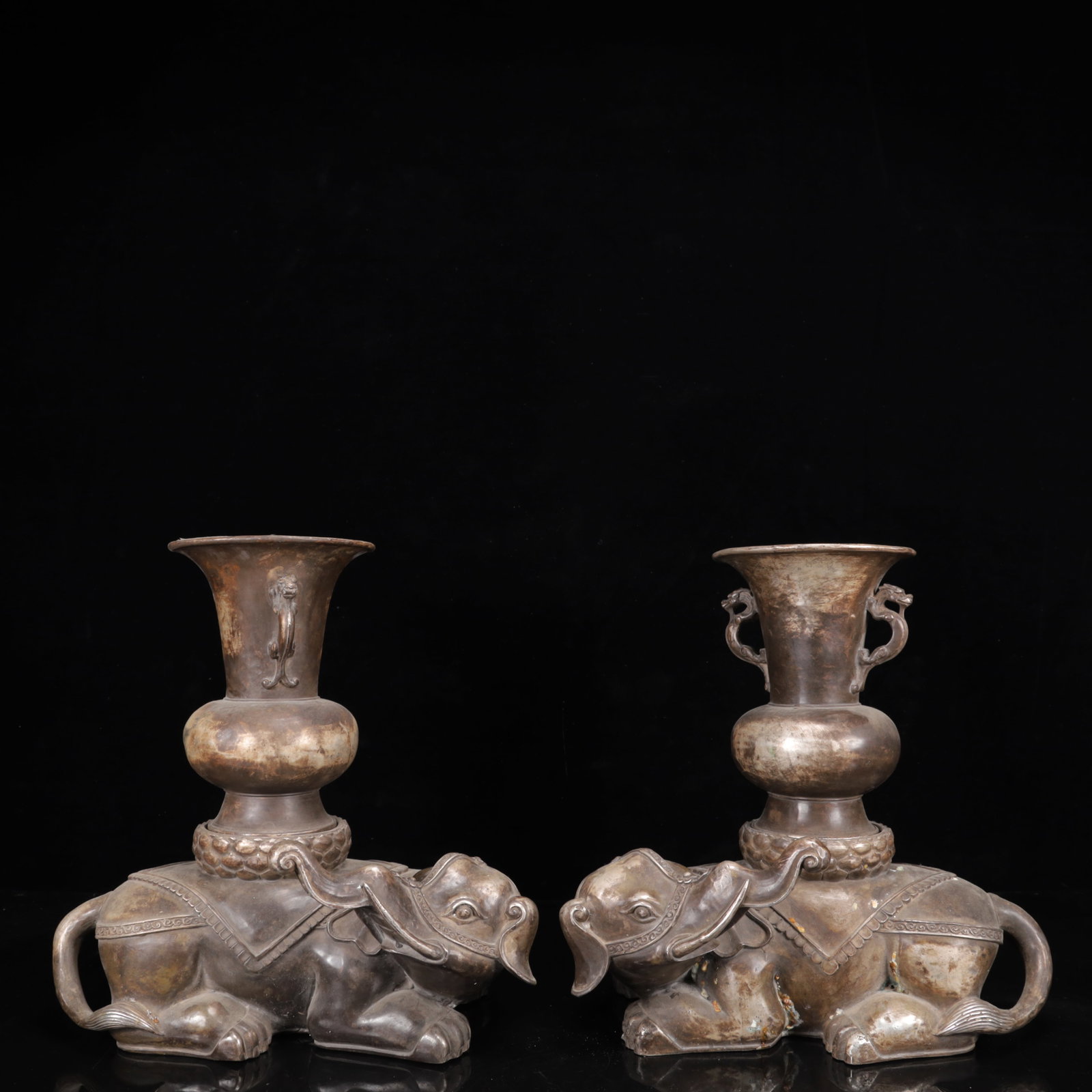 A Pair of Exquisite Silver-Plated Bronze Dragon-Ears Elephant Cups: A Pair of Exquisite Silver-Plated Bronze Dragon-Ears Elephant Cups,Qing Dynasty,China,Qianlong Four-Character Mark,Size:11.8inx5.1inx12.2in,Weight:5950g 一对铜镀银龙