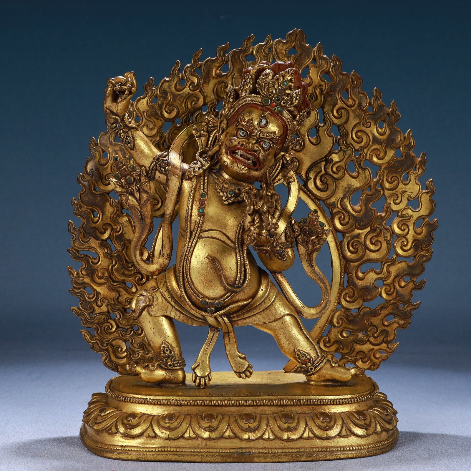 A Solemn Gilt Bronze Statue of Mammon,Inlaid Gems: A Solemn Gilt Bronze Statue of Mammon,Inlaid Gems,Ming Dynasty, China,Yongle Six-character Mark,Size:7.5inx3.1inx9.4in,Weight:3100g 铜鎏金财神像,嵌宝