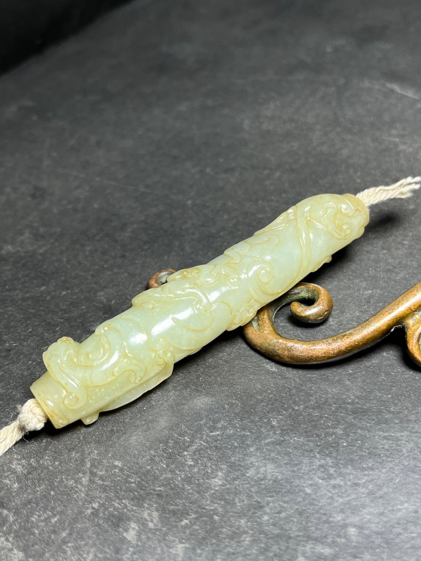 An Exquisite White Jade Dragon Pattern Pendant - 5