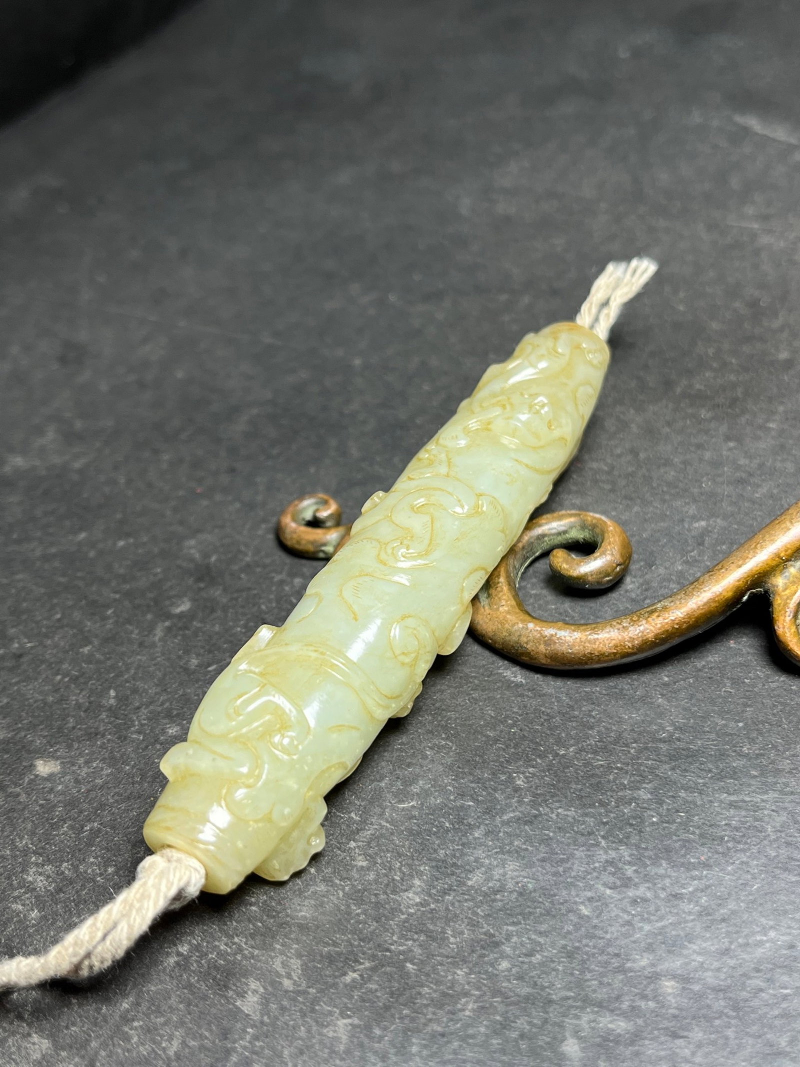 An Exquisite White Jade Dragon Pattern Pendant - 6