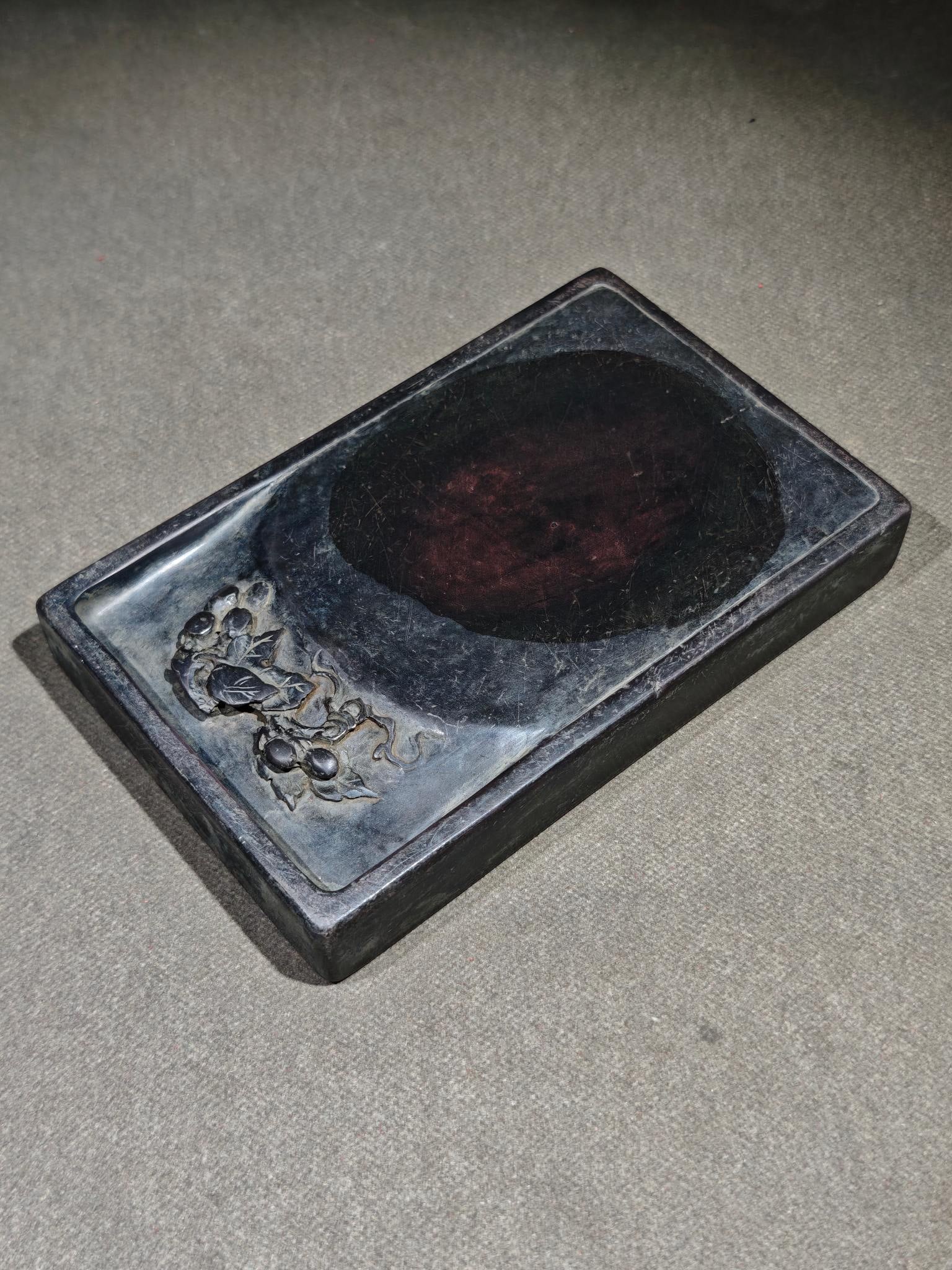 An Exquisite Grapes Pattern Inkstone,With Poem - 6