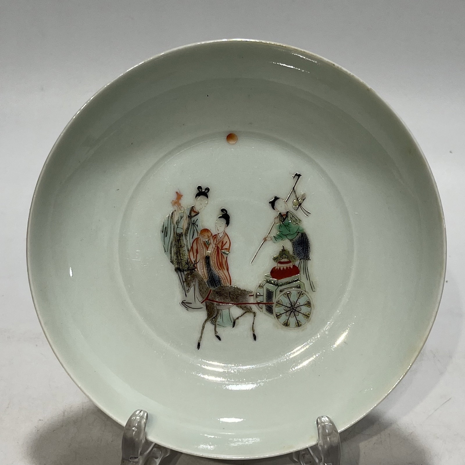 An Exquisite Wucai Woman Pattern Plate (1 of 7)