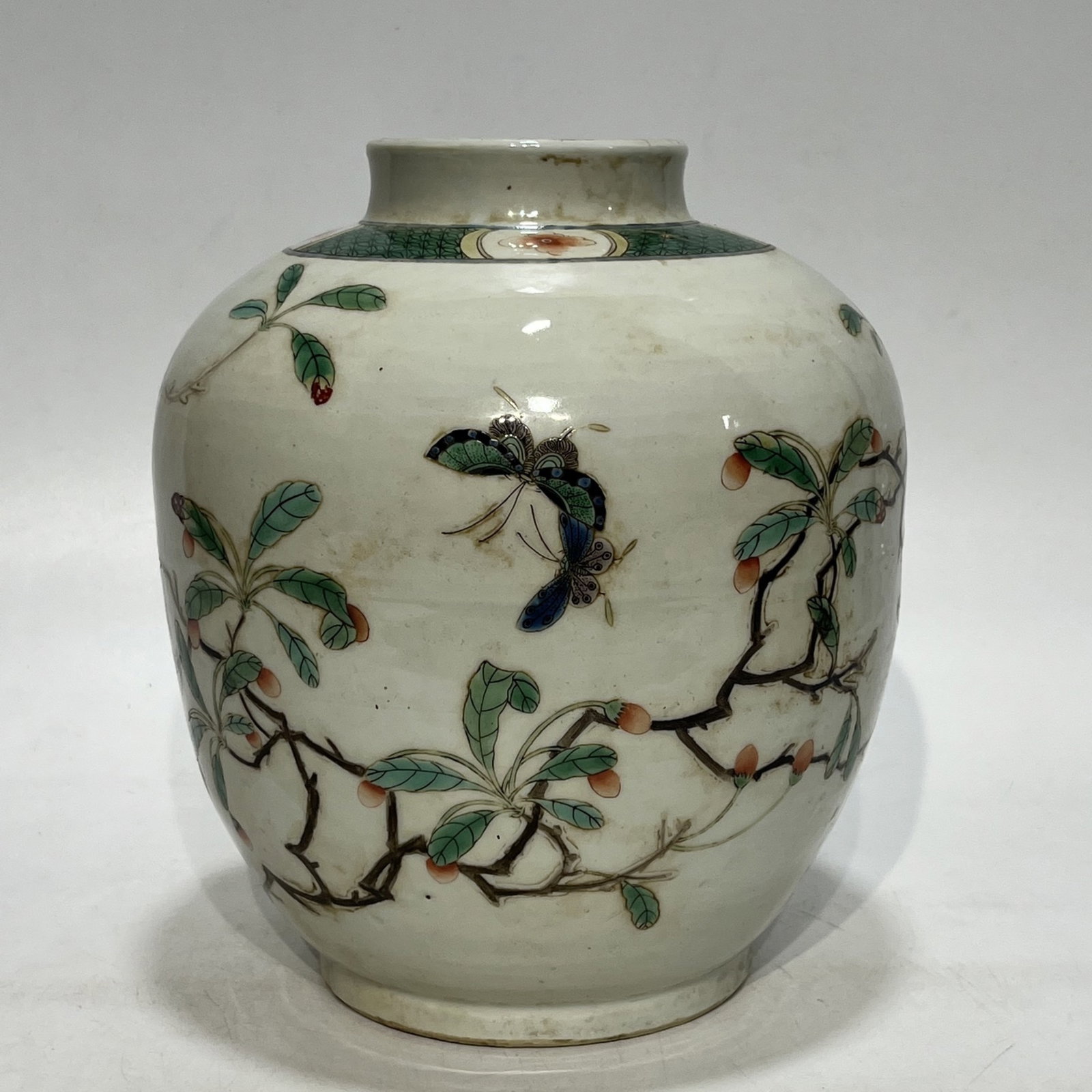 An Exquisite Wucai Flower and Butterfly Pattern Vase (1 of 12)