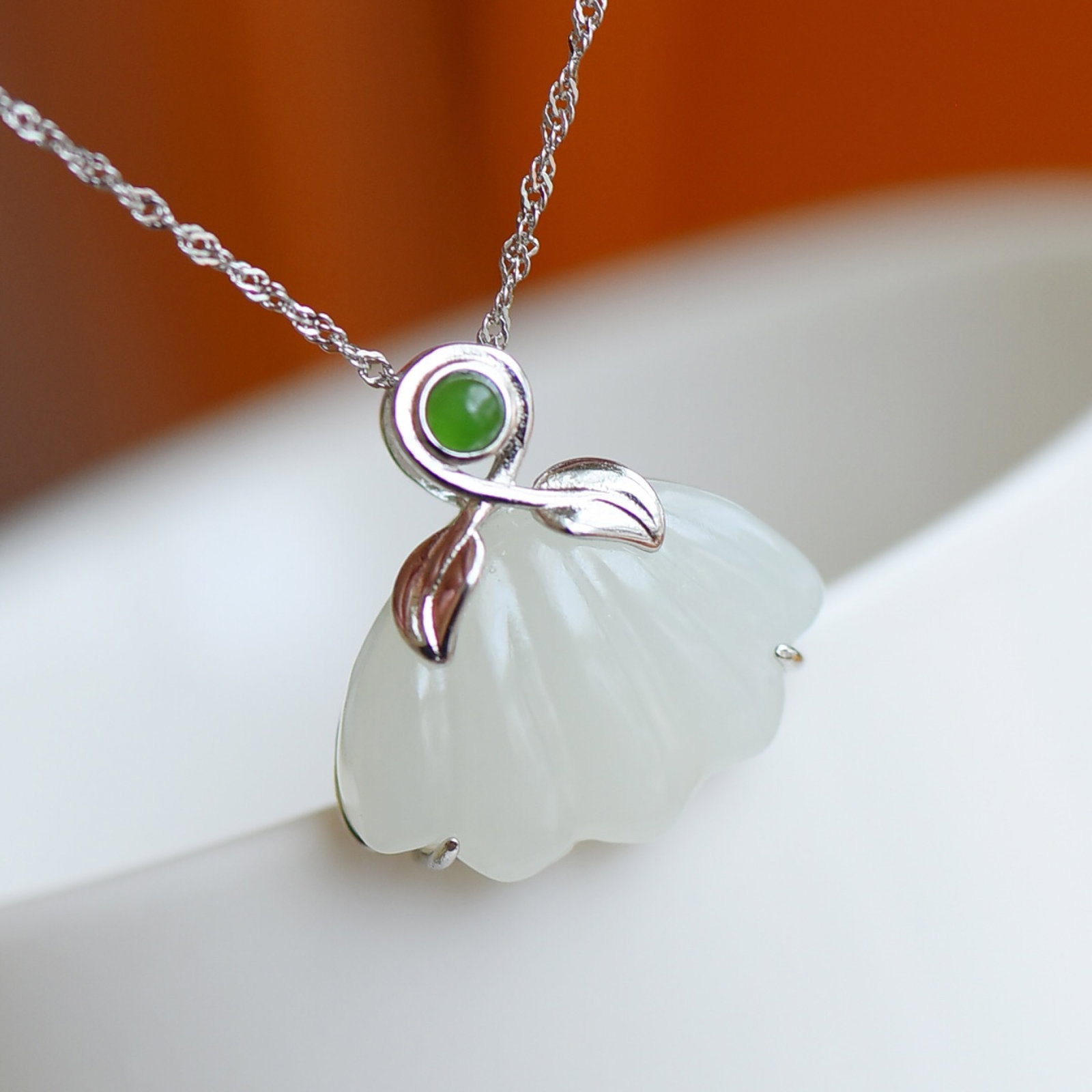 An Exquisite Sterling Silver Inlaid White Jade Pendant,Inlaid Jasper: An Exquisite Sterling Silver Inlaid White Jade Pendant,Inlaid Jasper,Size:15mmx22mm