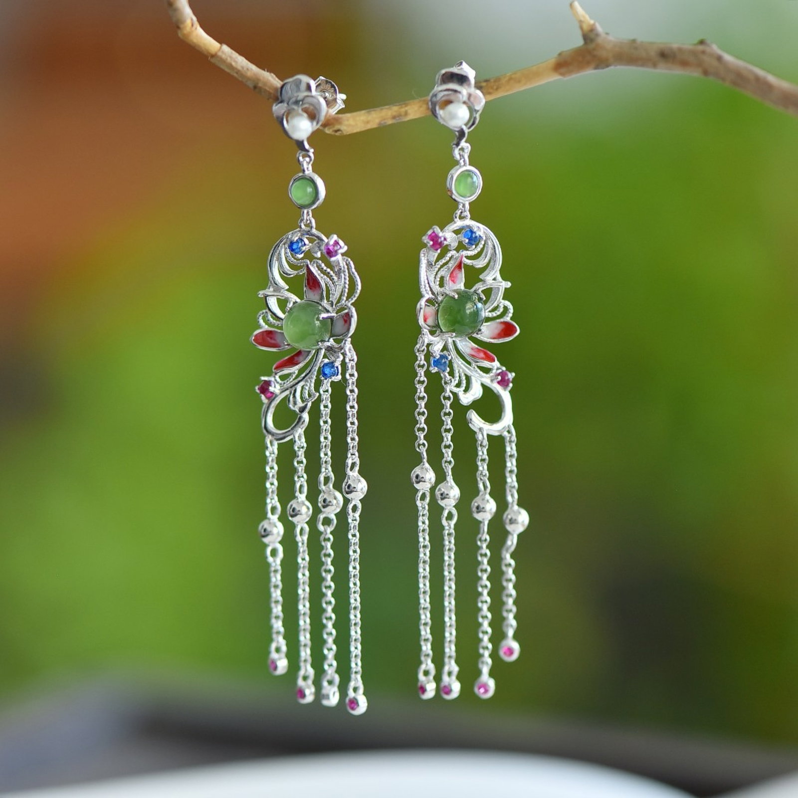 A Pair of Exquisite Sterling Silver Inlaid Jasper Earrings,Inlaid Diamonds: A Pair of Exquisite Sterling Silver Inlaid Jasper Earrings,Inlaid Diamonds 一对纯银镶碧玉耳环，嵌钻石