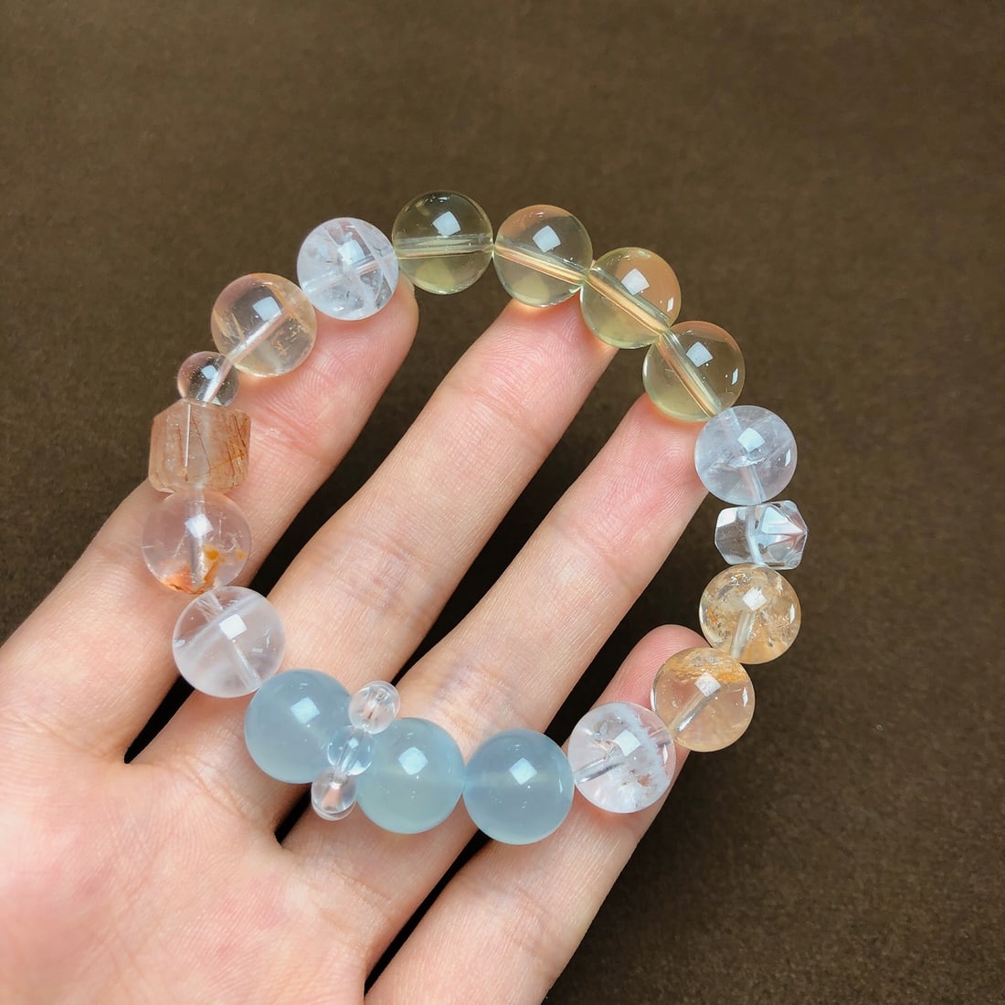 An Exquisite Crystal Aquamarine Bracelets: An Exquisite Crystal Aquamarine Bracelets,Size:11mm,11.4mm,Weight:34.4g 水晶海蓝宝手串