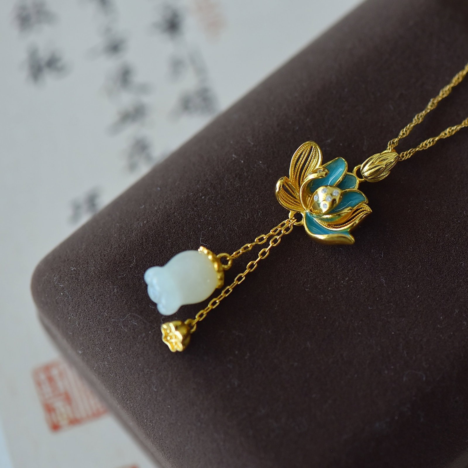 An Exquisite Sterling Silver-Gold Plated Inlaid White Jade Enamel Pendant,Inlaid Diamond: An Exquisite Sterling Silver-Gold Plated Inlaid White Jade Enamel Pendant,Inlaid Diamond,Size:9mmx11mm 纯银镀金镶白玉珐琅吊坠,嵌