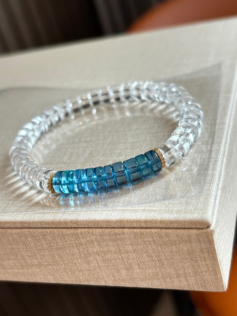 An Exquisite Aquamarine Bracelets: An Exquisite Aquamarine Bracelets,Size:6.5mm,Weight:13.5g 海蓝宝手串