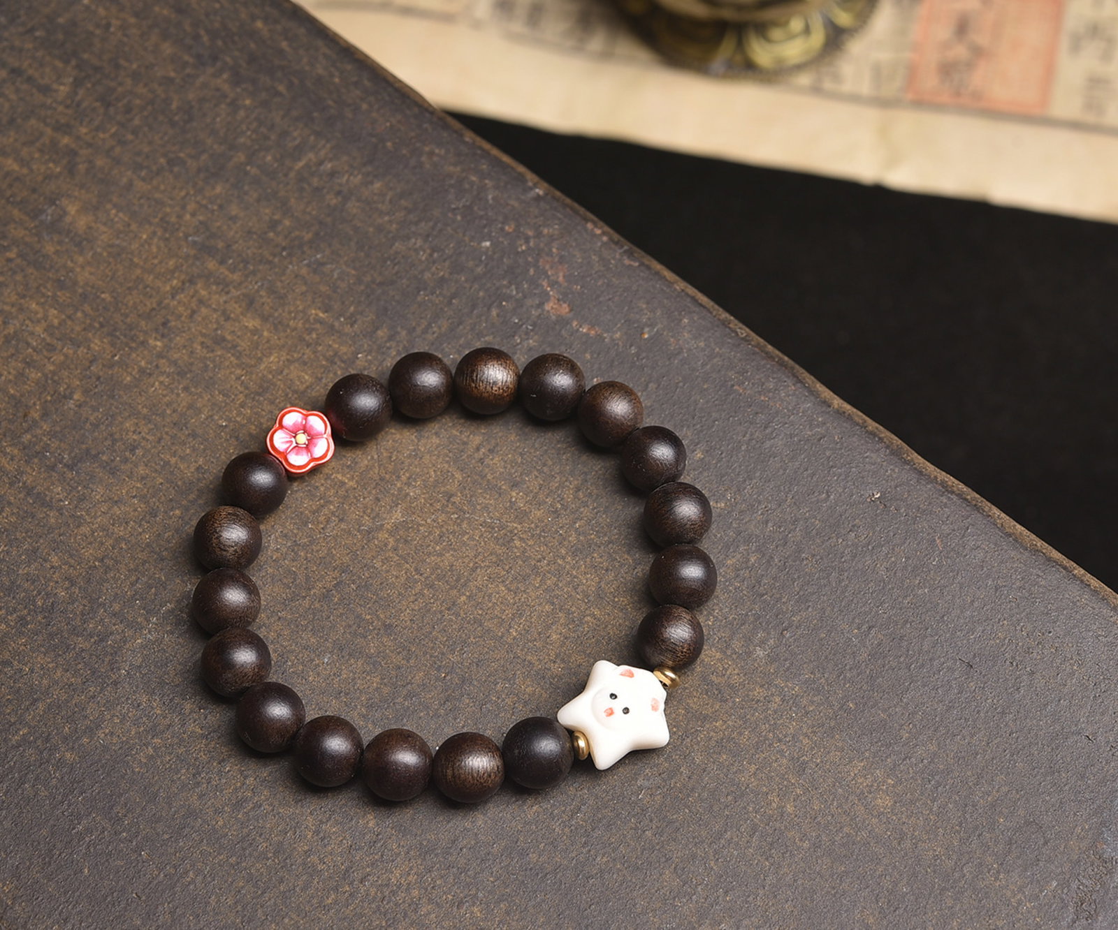 An Exquisite Eaglewood Bracelets - 2