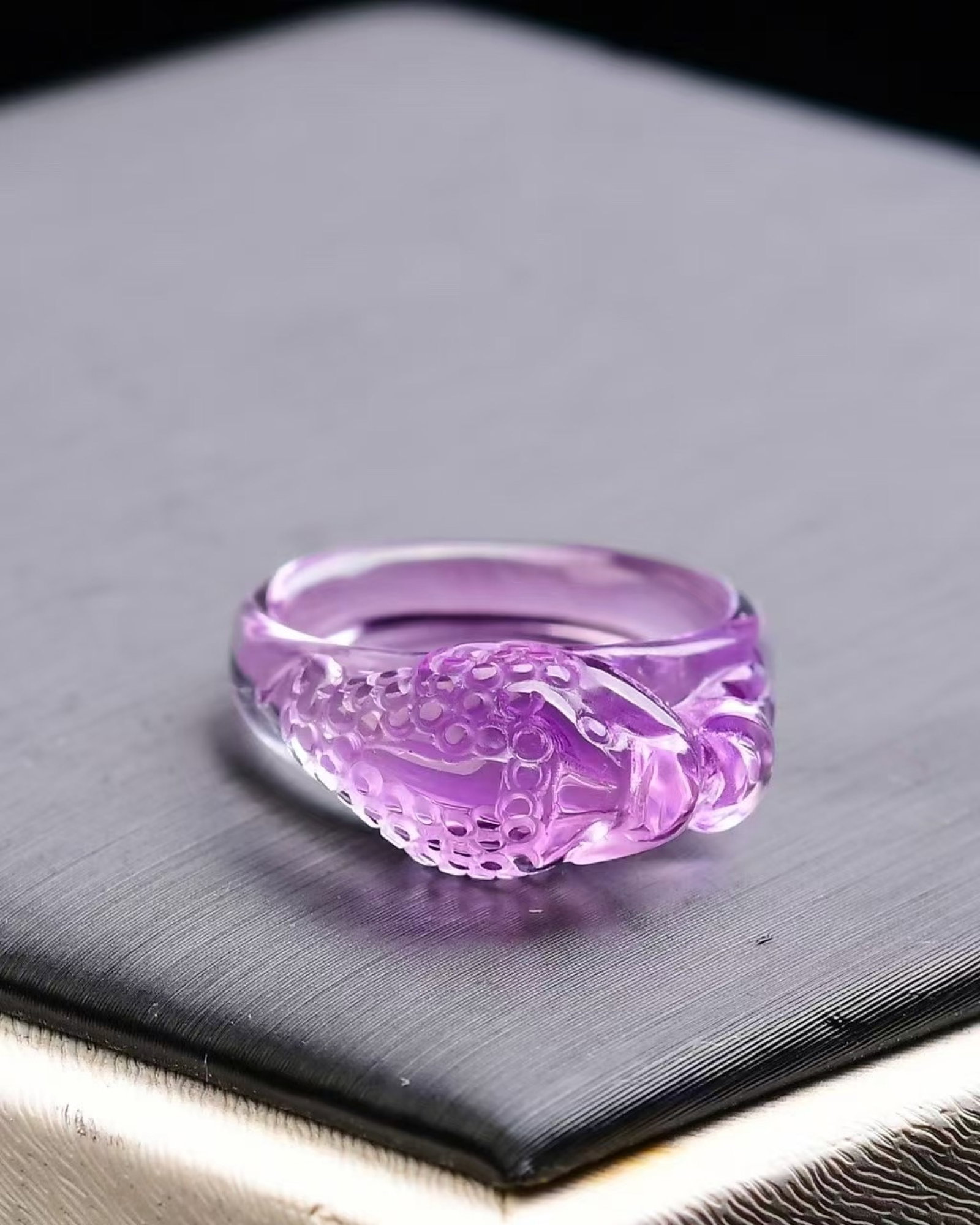 An Exquisite Crystal Golden Toad Pattern Ring - 2