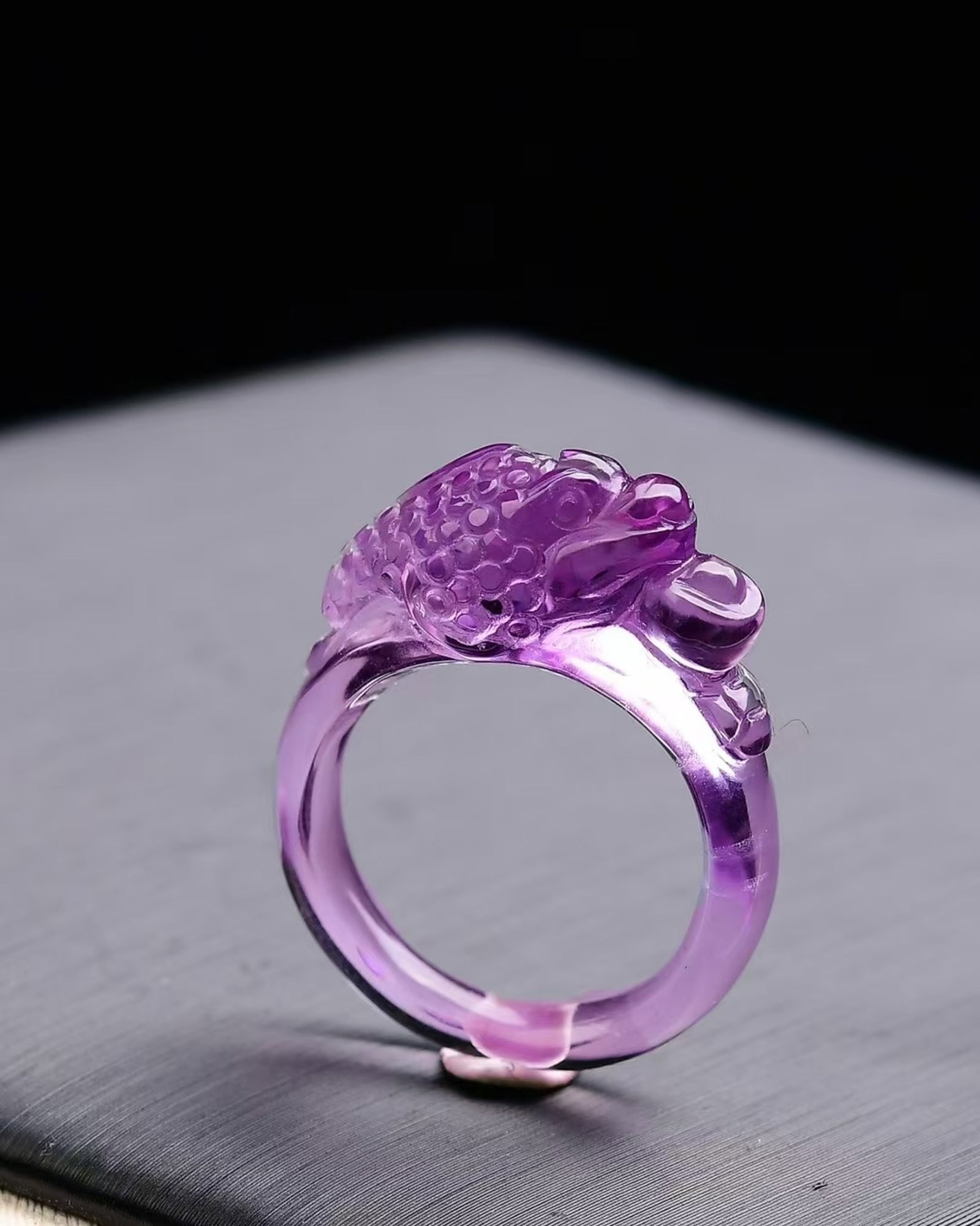 An Exquisite Crystal Golden Toad Pattern Ring - 3
