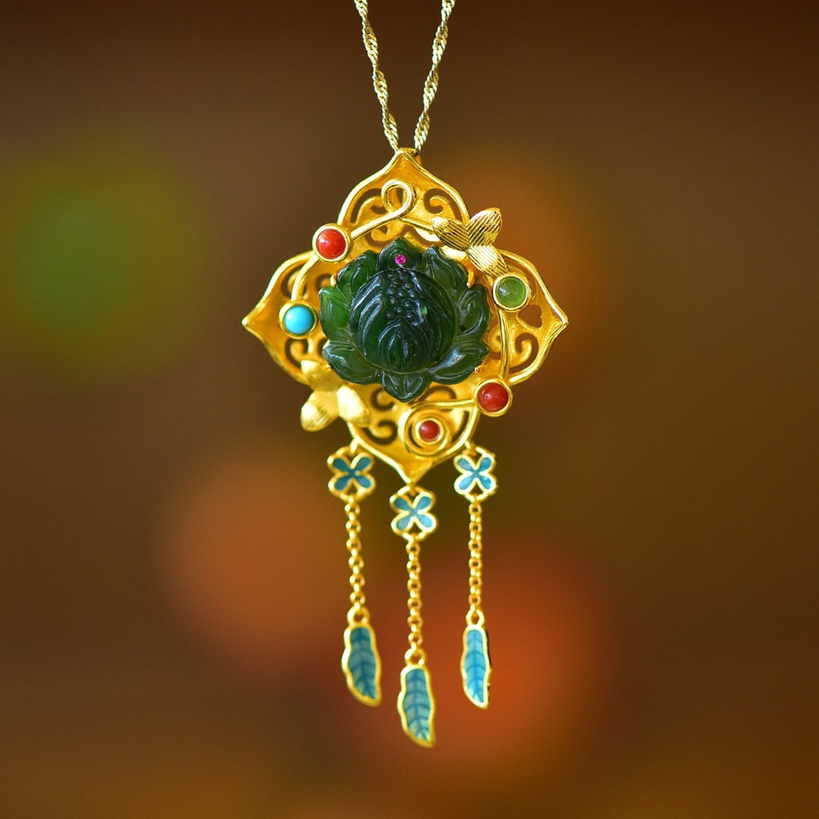 An Exquisite Sterling Silver-Gold Plated Inlaid Jasper Pendant: An Exquisite Sterling Silver-Gold Plated Inlaid Jasper Pendant,Size:20mmx21mm 纯银镀金镶碧玉吊坠