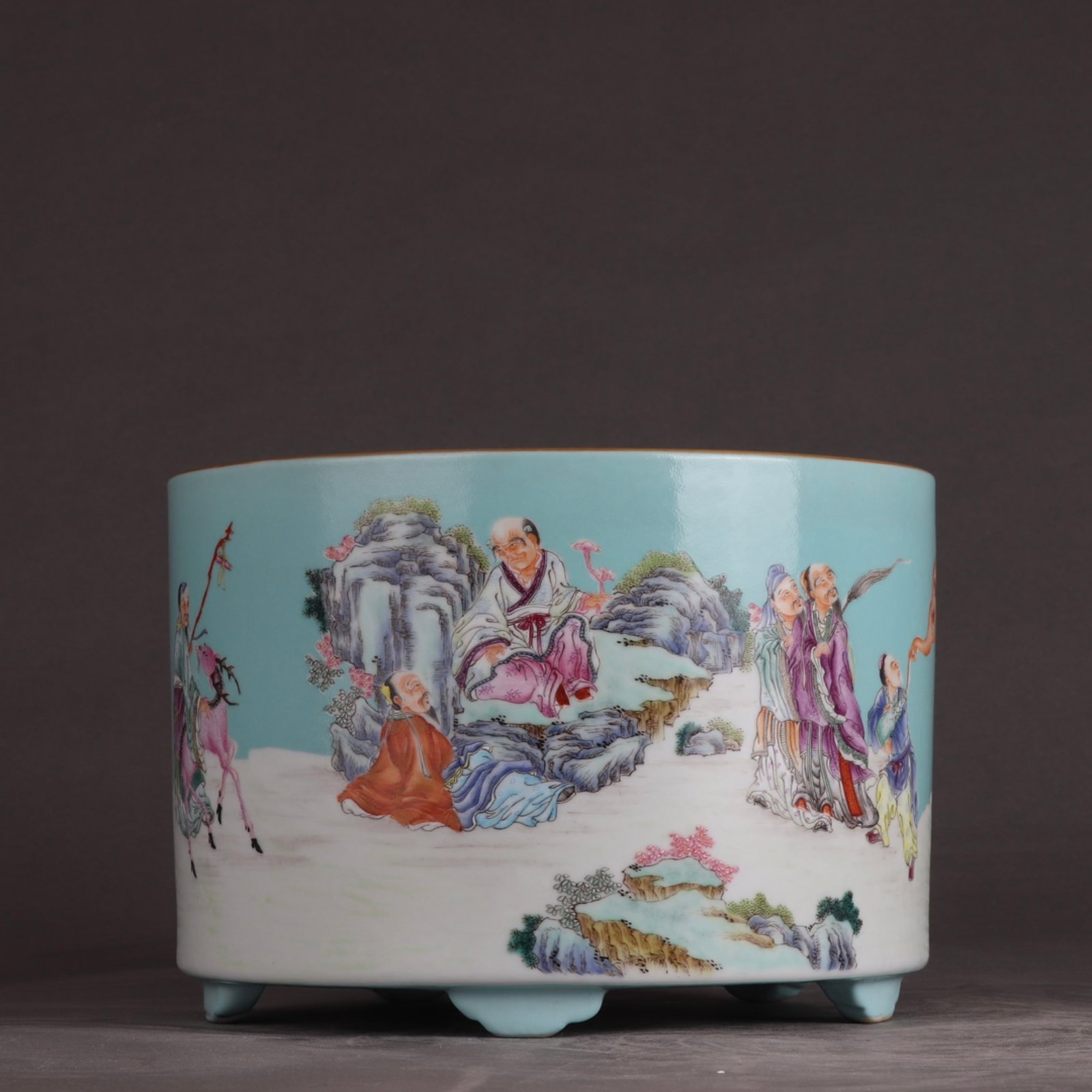 An Exquisite Turquoise Glazed Famille-Rose Character and Story Pattern Brush Pot: An Exquisite Turquoise Glazed Famille-Rose Character and Story Pattern Brush Pot,Qing Dynasty,China,Yongzheng Six-character Mark,Size:5.4inx7.9in 松石绿釉粉彩ߟ