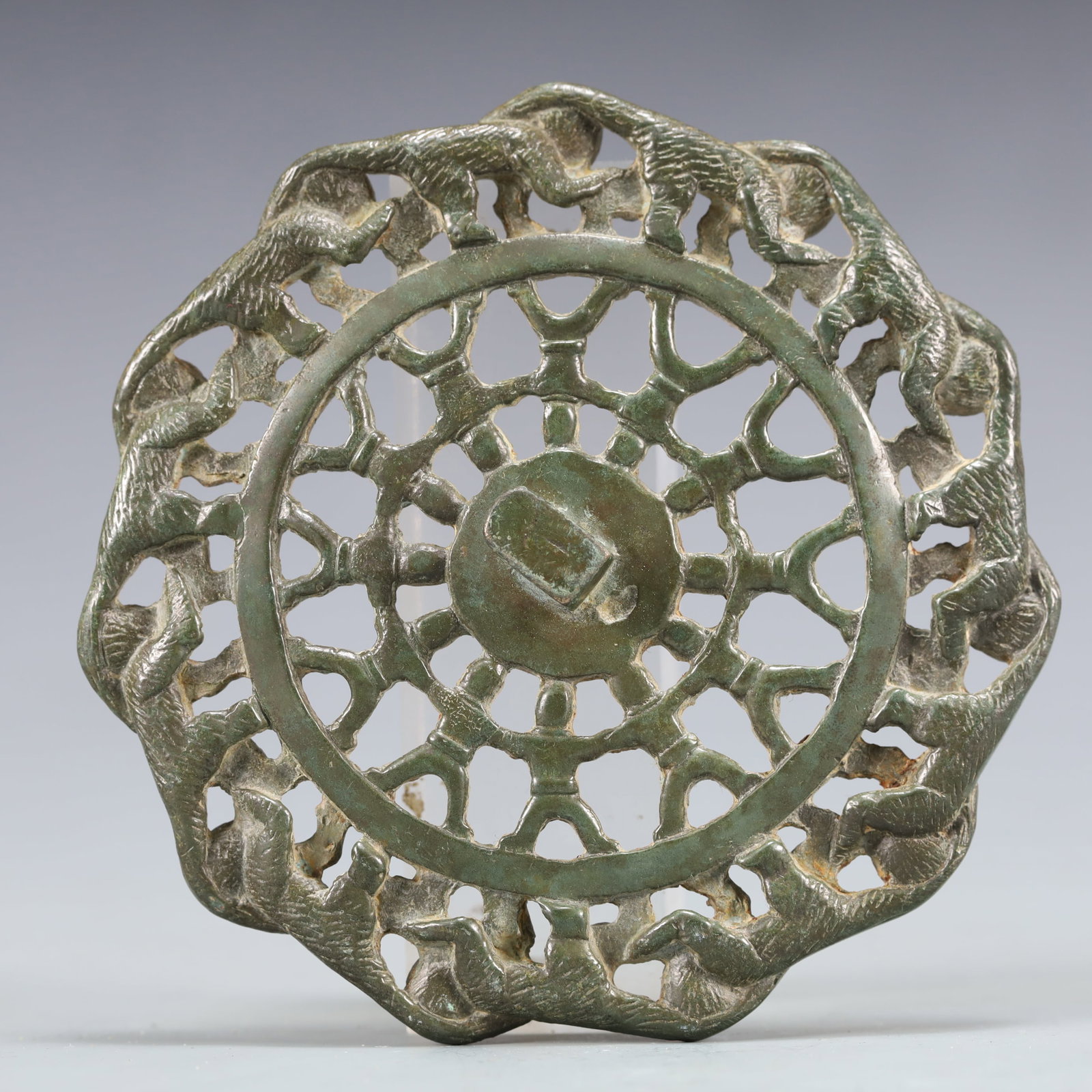 An Archaic Bronze Animal Pattern Ornament (1 of 5)