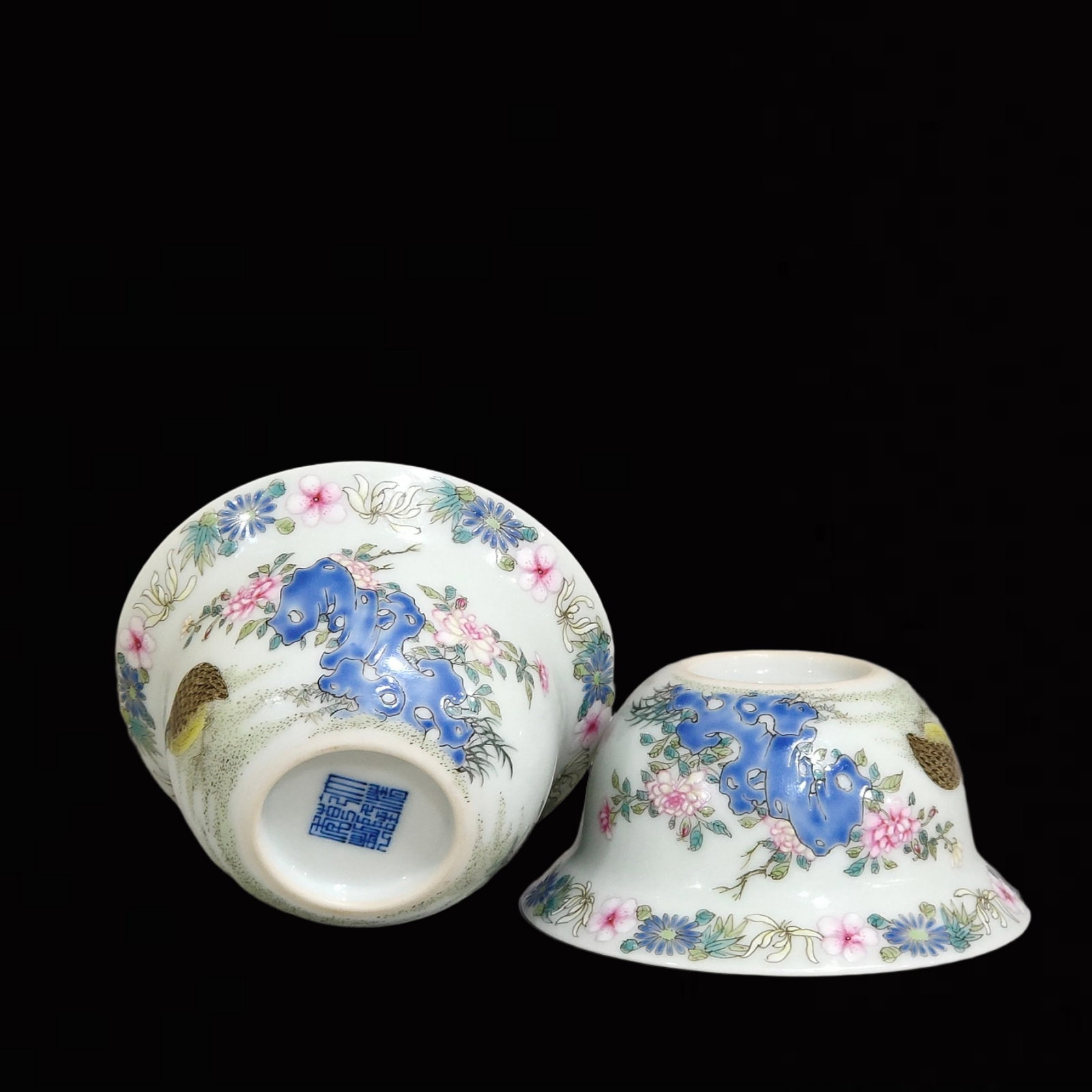 A Pair of Exquisite Famille-Rose Flower and Bird Pattern Cups: A Pair of Exquisite Famille-Rose Flower and Bird Pattern Cups,Qing Dynasty,China,Qianlong Six-character Mark,Size:1.7inx3.5in 一对粉彩花鸟纹杯子,&