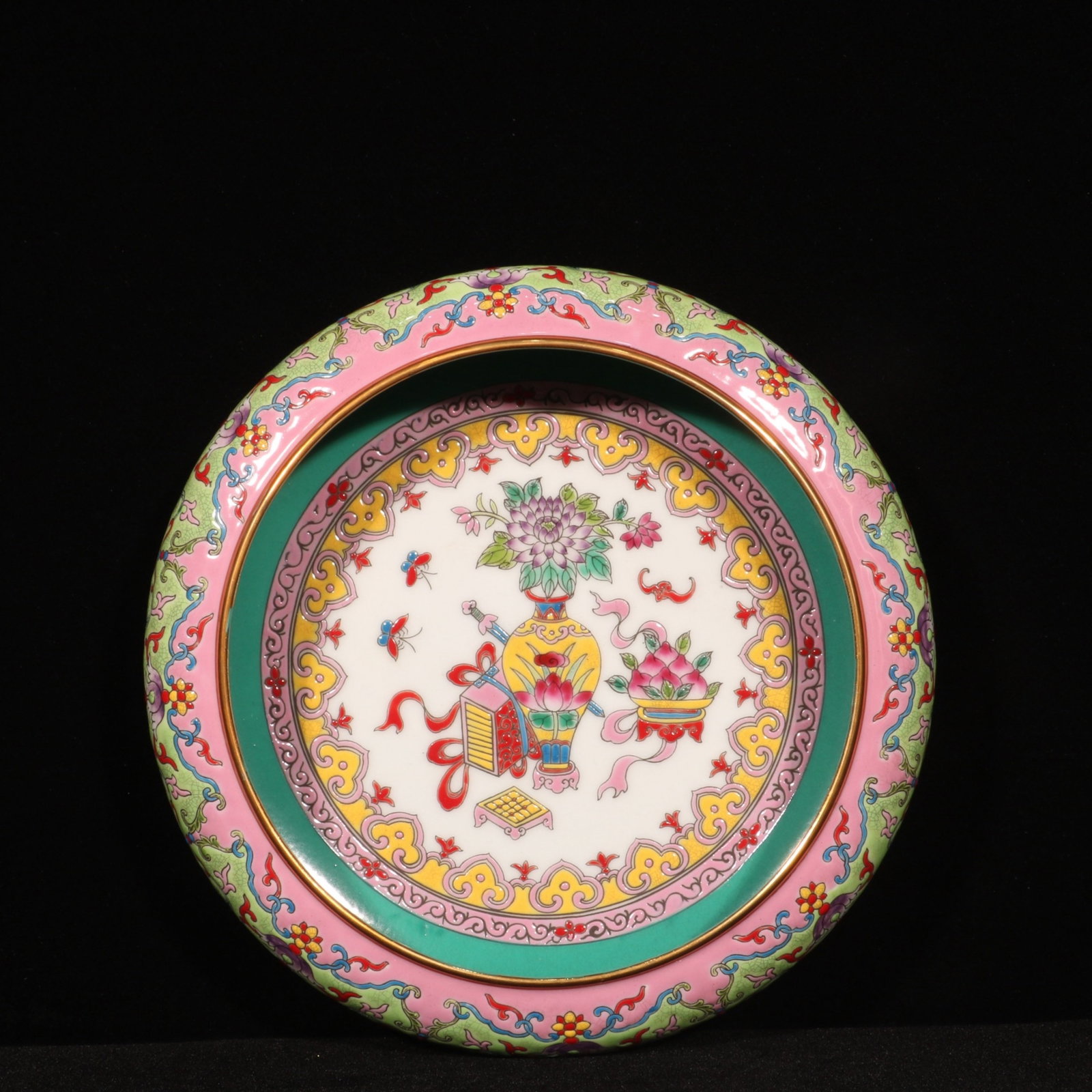 An Exquisite Enamel Painted Gold Flower Pattern Washer: An Exquisite Enamel Painted Gold Flower Pattern Washer,Qing Dynasty,China,Yongzheng Six-character Mark,Size:2inx7.6in 珐琅彩描金花卉纹洗,中&