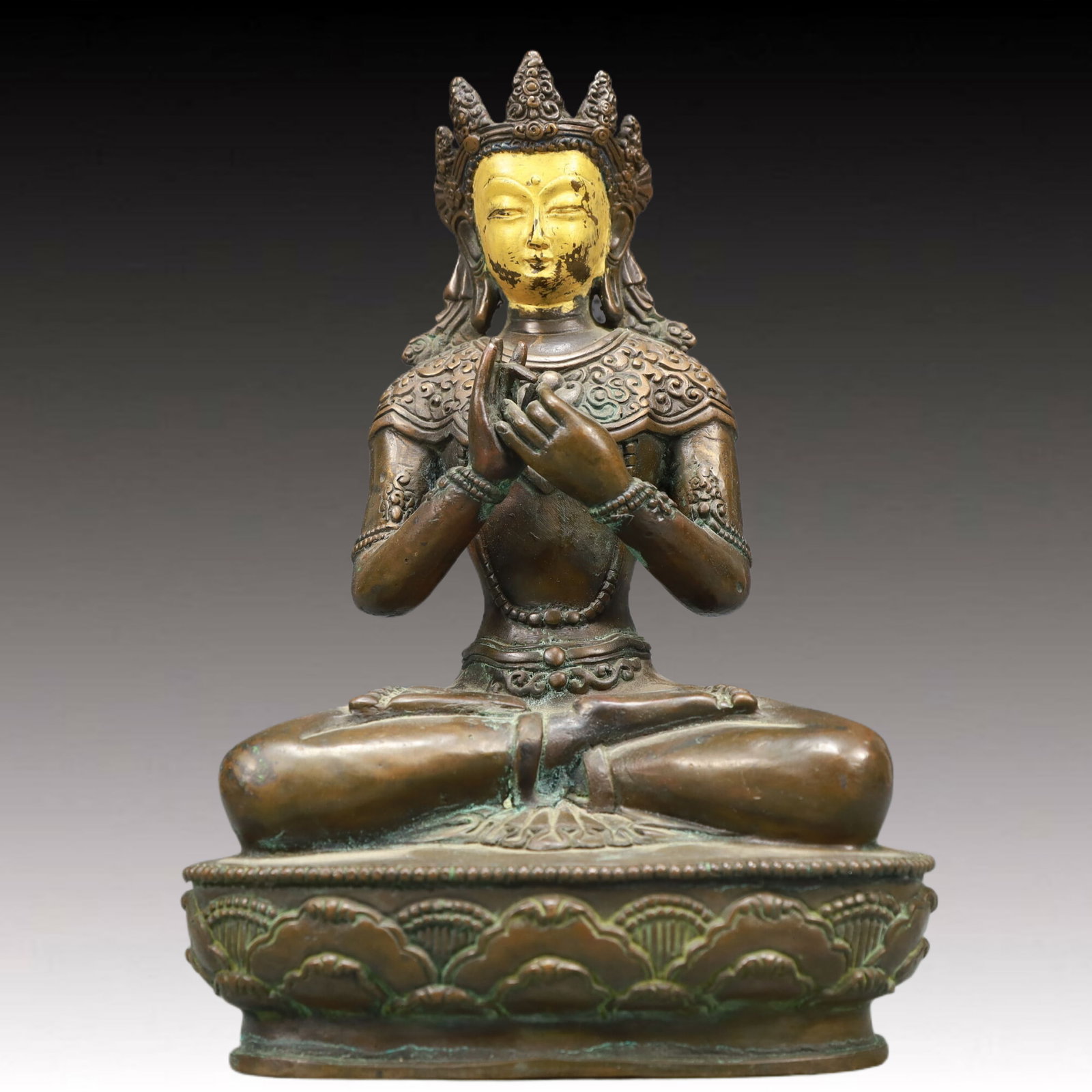 A Solemn Bronze Statue of Amitayus: A Solemn Bronze Statue of Amitayus,Qing Dynasty, China,Size:5.5inx3.5inx8.7in Weight:2100g 铜鎏金无量寿佛像,中国清代