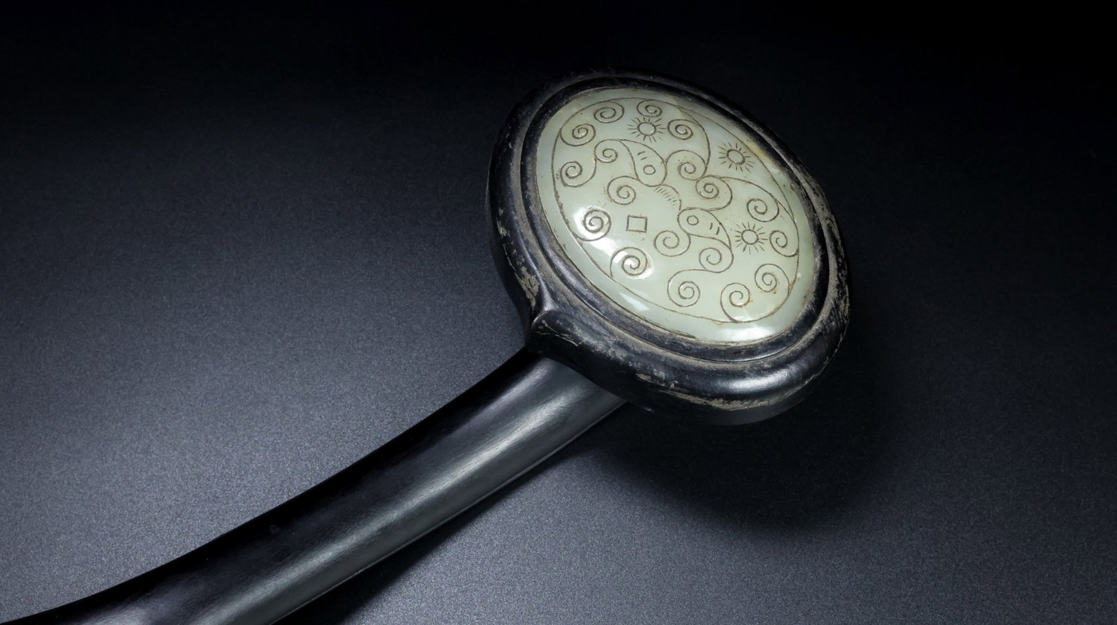 An Exquisite White Jade Ruyi - 8