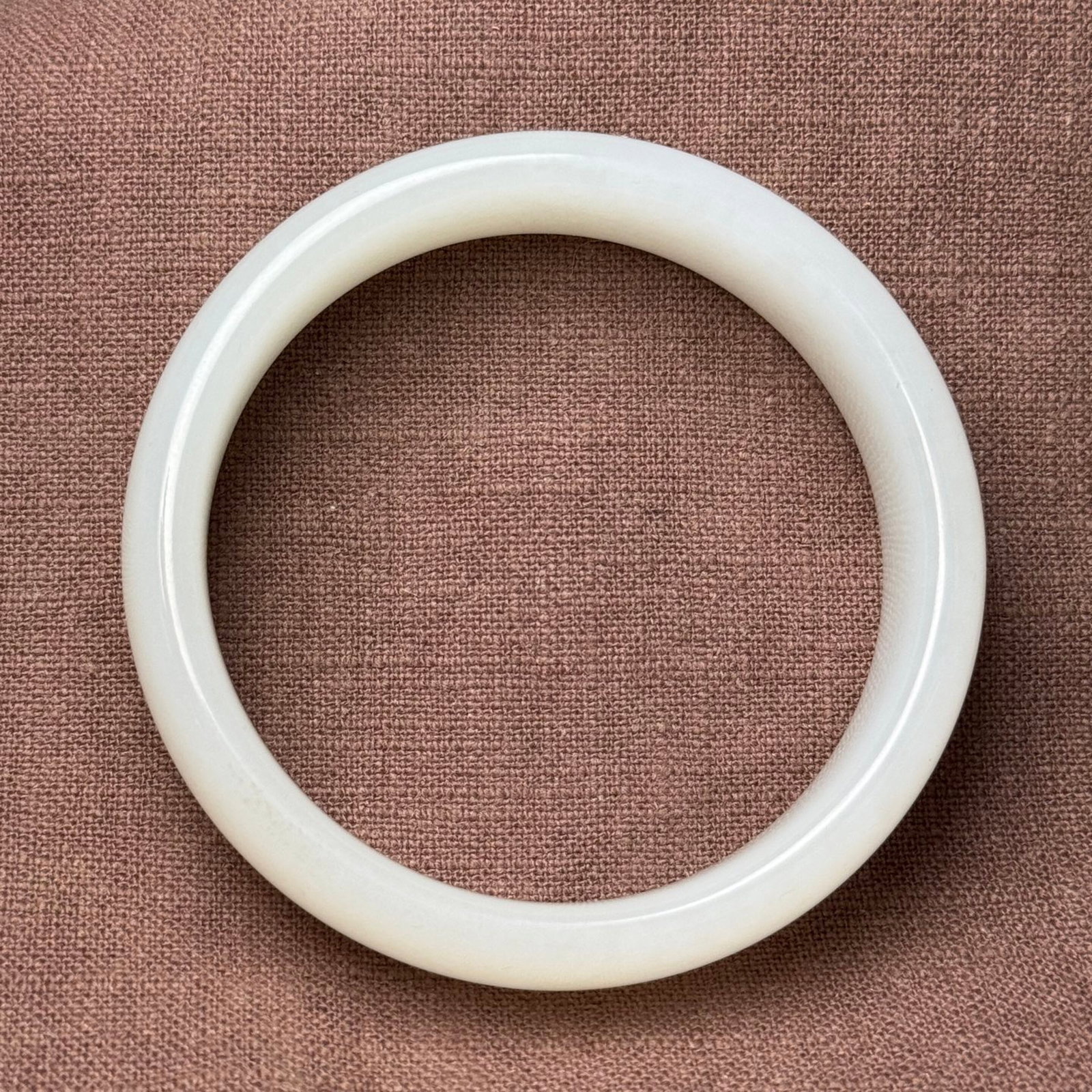 An Exquisite White Jade Bracelet (1 of 7)
