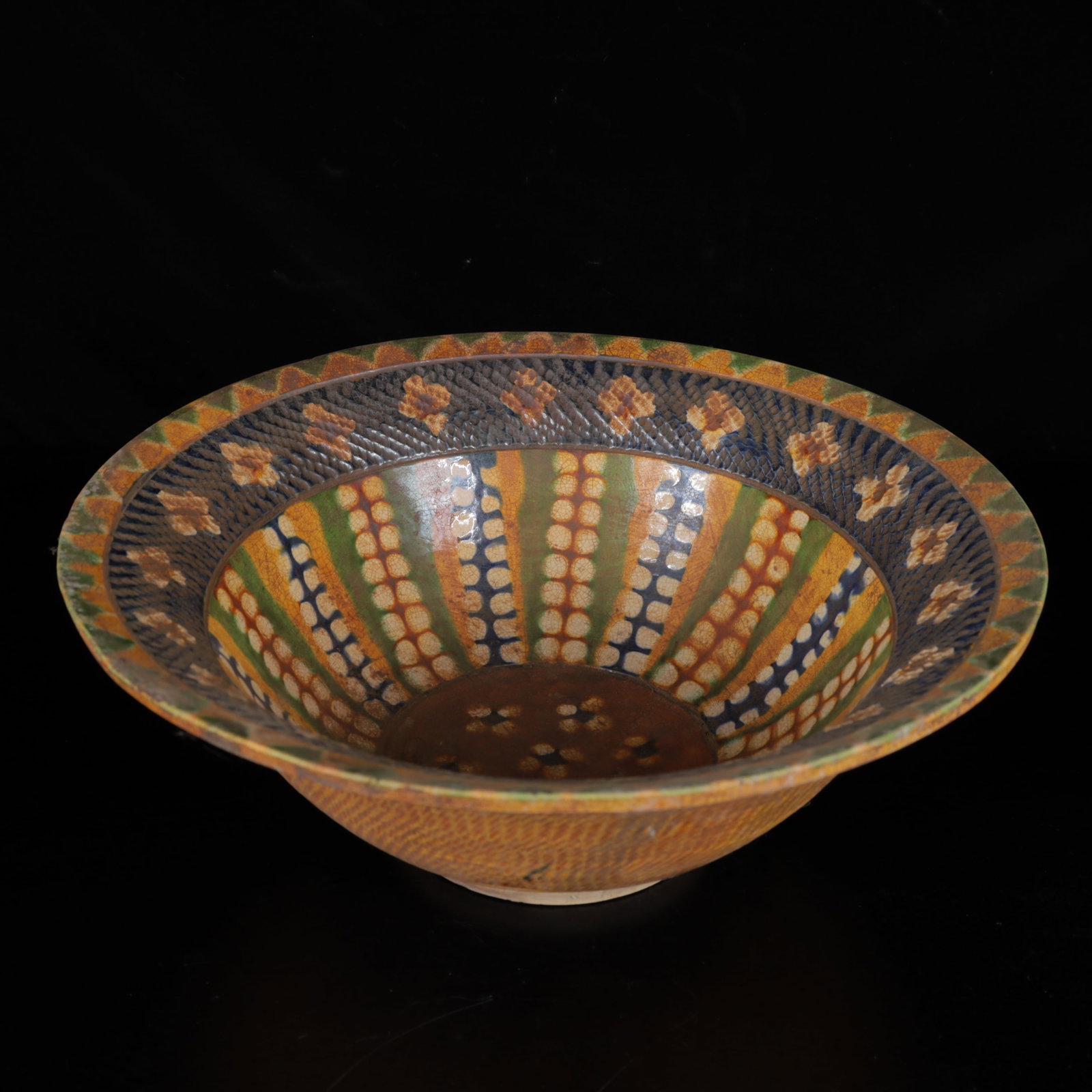 An Exquisite Tang Tri-Color Glazed Pottery Flower Pattern Plate: An Exquisite Tang Tri-Color Glazed Pottery Flower Pattern Plate,Tang Dynasty,China,Size:9.4inx9.4inx3.5in,Weight:750g