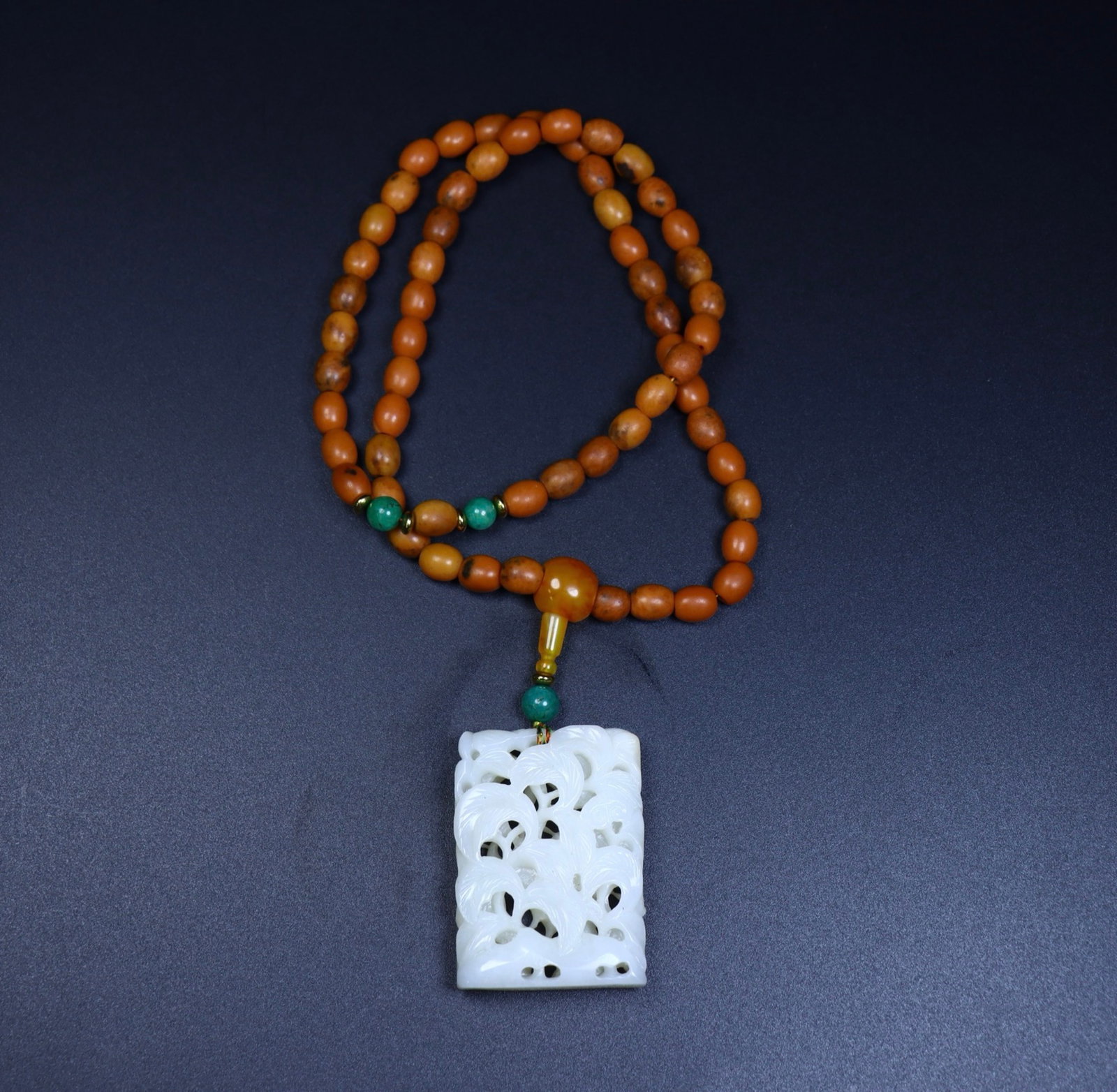 An Exquisite White Jade Crane Pattern Pendant - 3