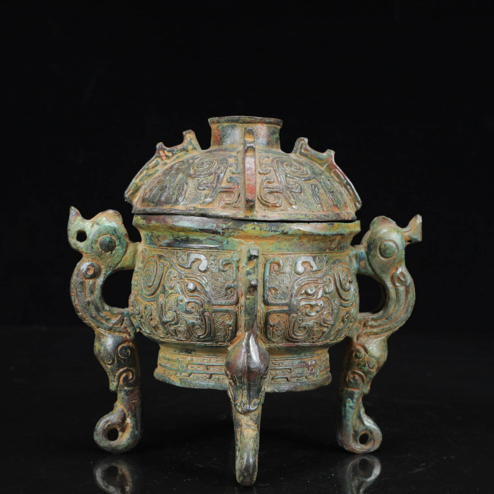 An Archaic Bronze Auspicious Beast Pattern Beast Legs Censer: An Archaic Bronze Auspicious Beast Pattern Beast Legs Censer,the Warring States Period in China,Size:6.7inx4.7inx3.5in,Weight:1400g 青铜瑞兽纹兽足香