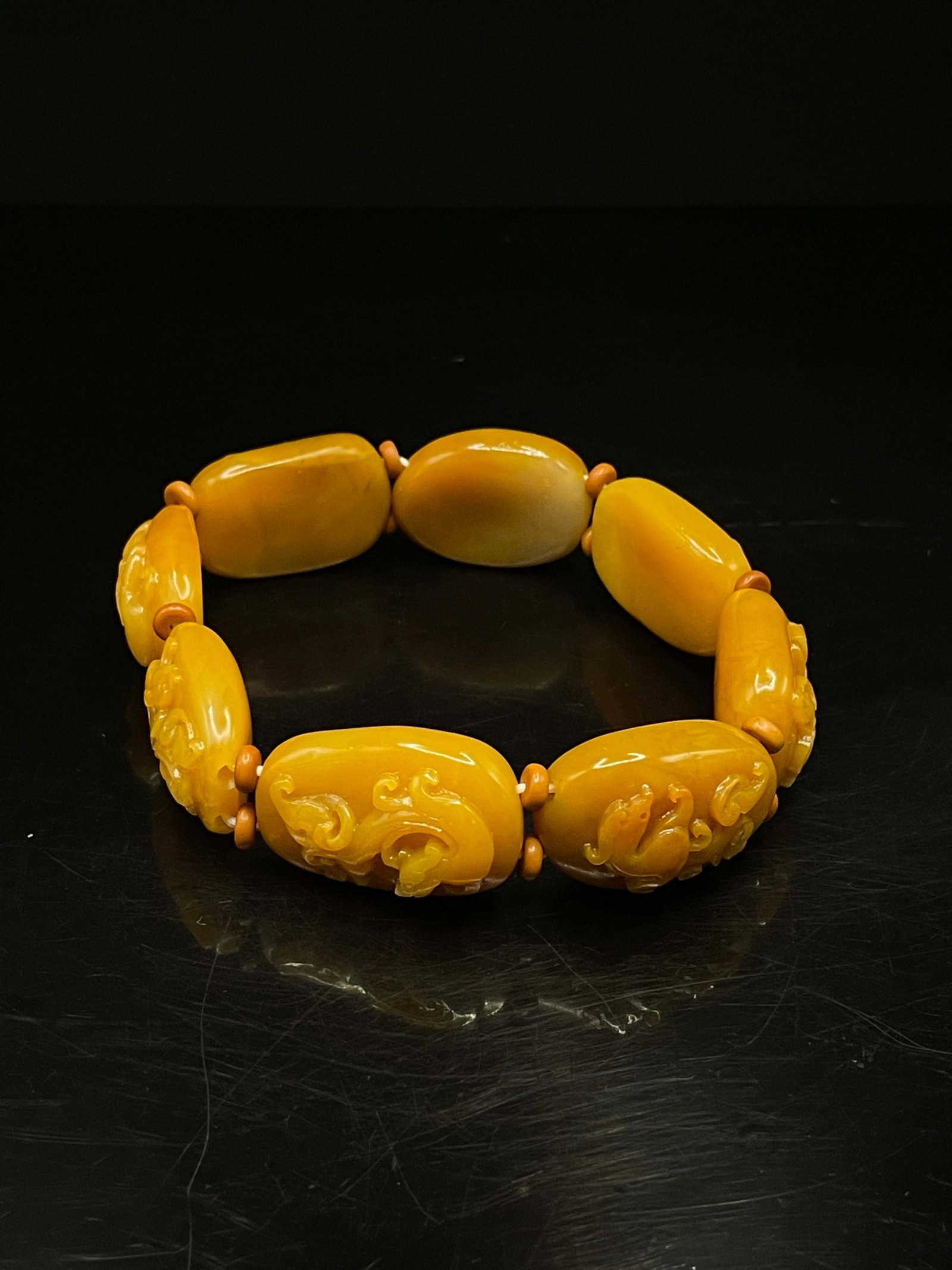 An Exquisite Shoushan Stone Dragon Pattern Bracelet: An Exquisite Shoushan Stone Dragon Pattern Bracelet,Qing Dynasty,China,Size:0.8inx0.4inx1.1in ,Weight:70g 寿山石龙纹手串,中国清代