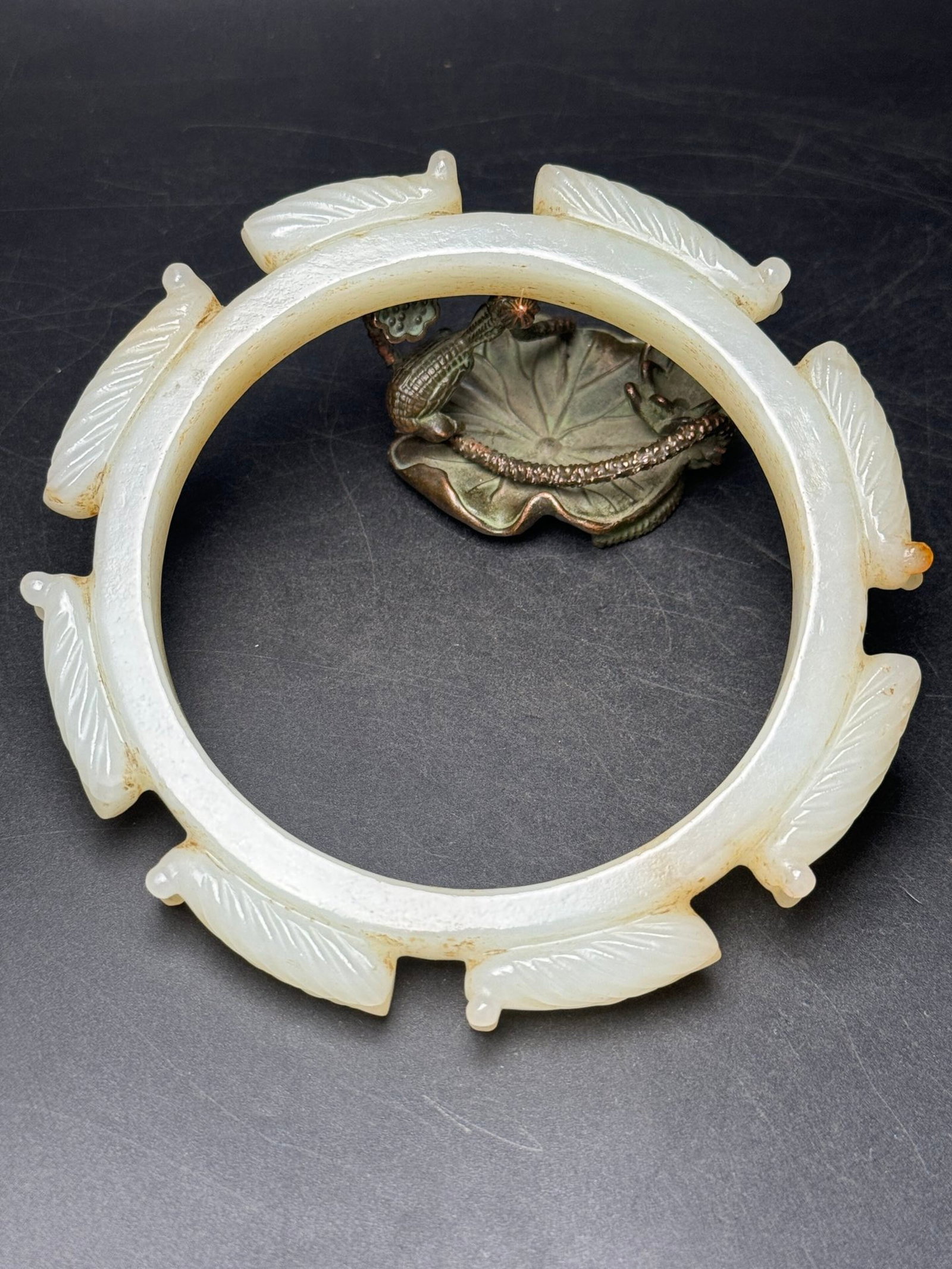 An Exquisite White Jade Cicada Pattern Pendant: An Exquisite White Jade Cicada Pattern Pendant,Qing Dynasty,China,Size:3.4inx4.6inx0.5in,Weight:150g 白玉蝉纹挂件,中国清代