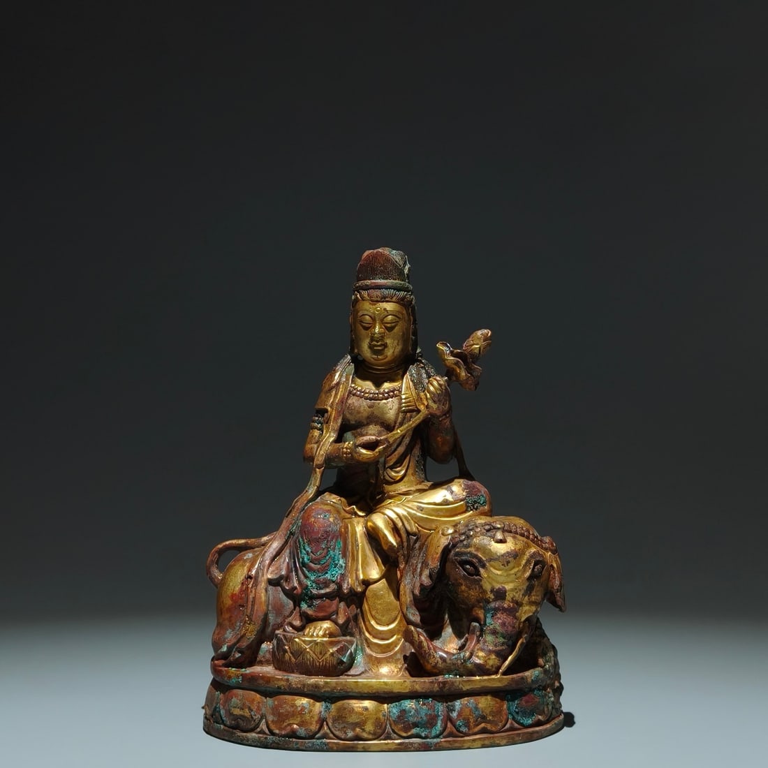 A Solemn Gilt Bronze Statue of Samantabhadra: A Solemn Gilt Bronze Statue of Samantabhadra,Tang Dynasty,China,Size:7.1inx5.1inx3.3in 铜鎏金普贤菩萨像,中国唐代