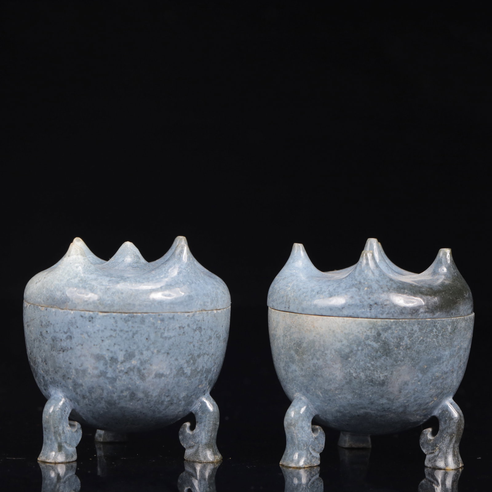A Pair of Exquisite Gaogu Jade Tripod Censers: A Pair of Exquisite Gaogu Jade Tripod Censers,Qing Dynasty,China,Size:2inx2.4in,Weight:169g 一对高古玉三足香炉,中国清代