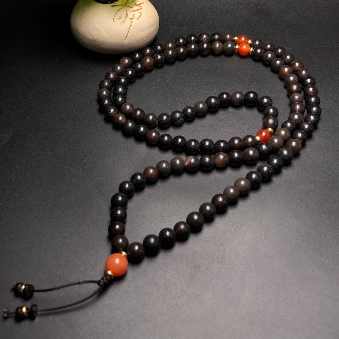 A Precious Agate Necklace: A Precious Agate Necklace,Size:0.3in*108 玛瑙项链