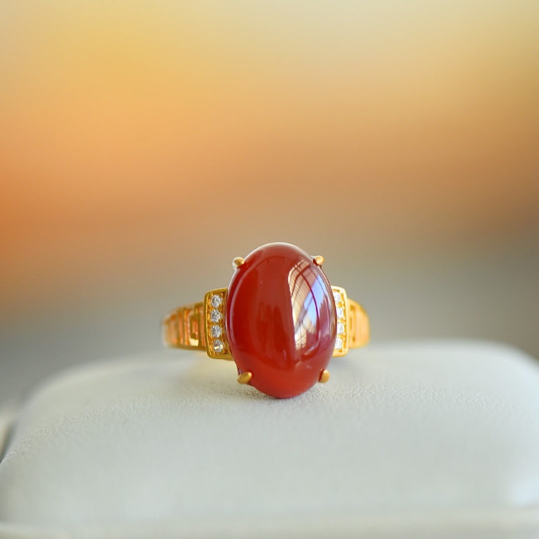 An Exquisite Sterling Silver-Gold Plated Inlaid Agate Ring,Inlaid Diamond: An Exquisite Sterling Silver-Gold Plated Inlaid Agate Ring,Inlaid Diamond,Size:0.4inx0.6in 纯银镀金镶玛瑙戒指,嵌钻石