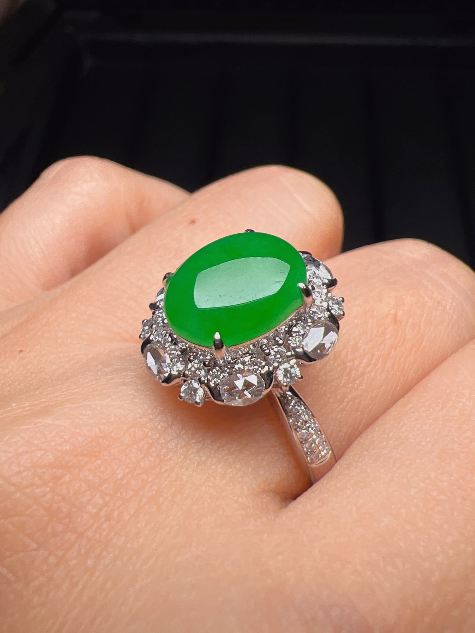 An Exquisite 18k Gold Diamond Inlaid Jadeite Ring: An Exquisite 18k Gold Diamond Inlaid Jadeite Ring,Size(Loose Stone):0.4inx0.3in #15 18k金钻镶嵌翡翠戒指