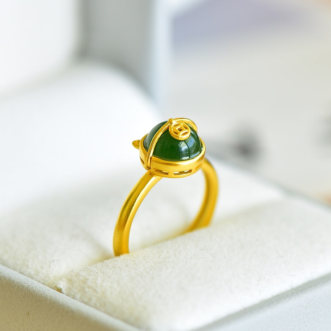 An Exquisite Sterling Silver-Gold Plated Inlaid Jasper Ring: An Exquisite Sterling Silver-Gold Plated Inlaid Jasper Ring,Size:0.3inx0.3in 纯银镀金镶碧玉戒指