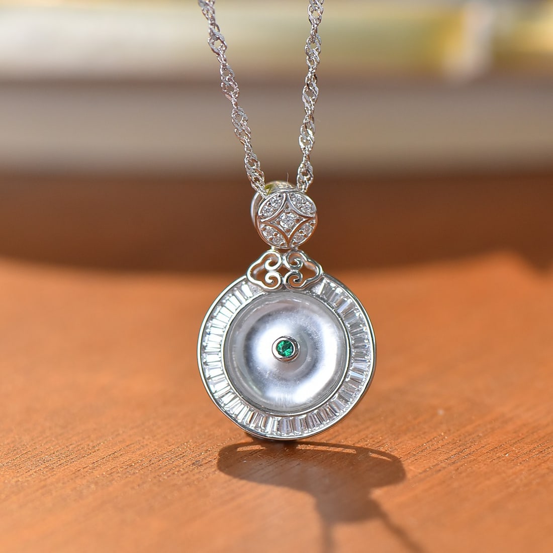 An Exquisite Sterling Silver Inlaid Jadeite Pendant,Inlaid Diamond: An Exquisite Sterling Silver Inlaid Jadeite Pendant,Inlaid Diamond,Size:0.4inx0.4in 寓意:岁岁平安,财运亨通 纯银镶翡&
