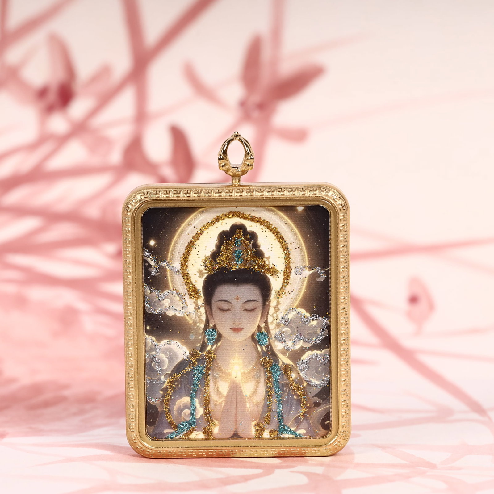 An Exquisite Painted Color Statue of Avalokitesvara Tangka: An Exquisite Painted Color Statue of Avalokitesvara Tangka,Size:2inx2.8in 彩绘观音像唐卡