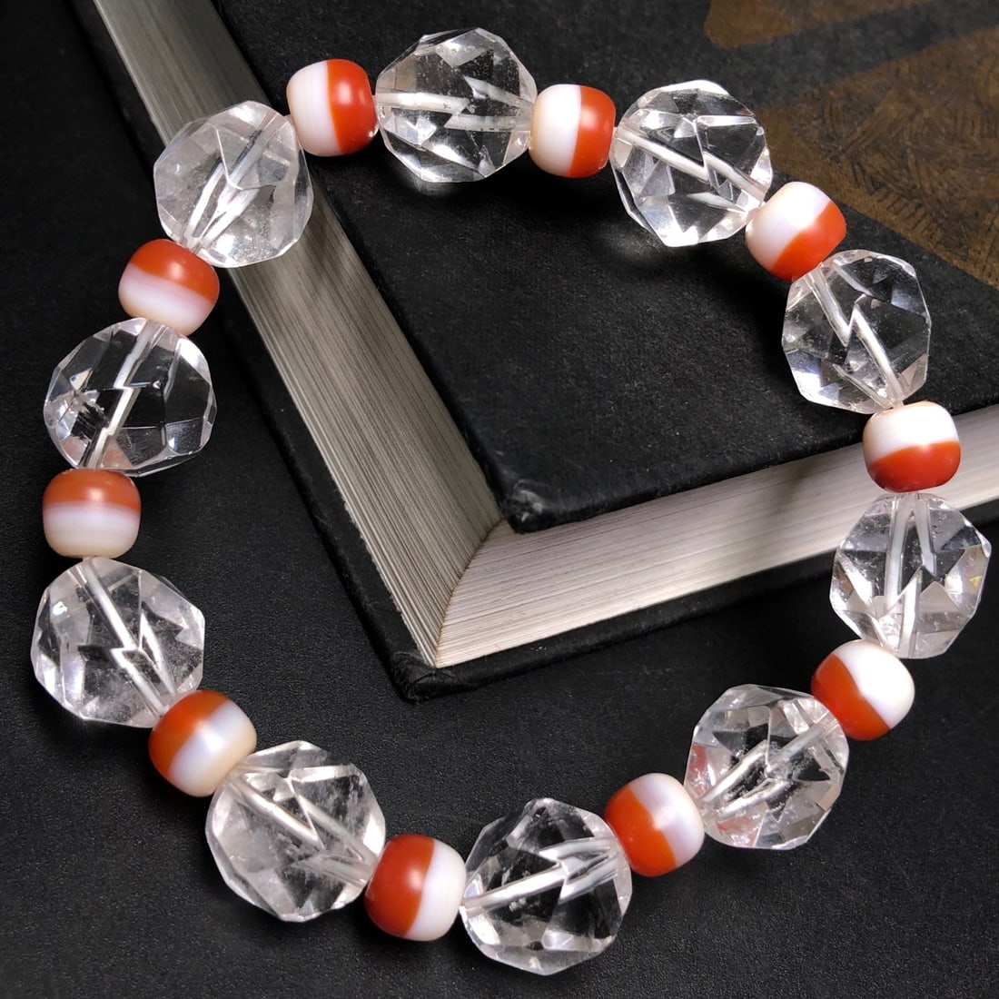 A Precious Crystal Bracelets: A Precious Crystal Bracelets,Size:0.6inx0.5in 水晶手串