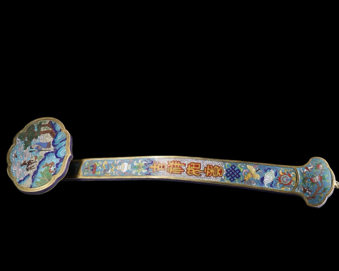 An Exquisite Cloisonne Character and Story Pattern Eight Treasures Pattern Bats and Peach Pattern: An Exquisite Cloisonne Character and Story Pattern Eight Treasures Pattern Bats and Peach Pattern Ruyi Ornament Qing Dynasty, China Size:20.9inx5.3inx2.6in Weight:3kg景泰蓝吉&#