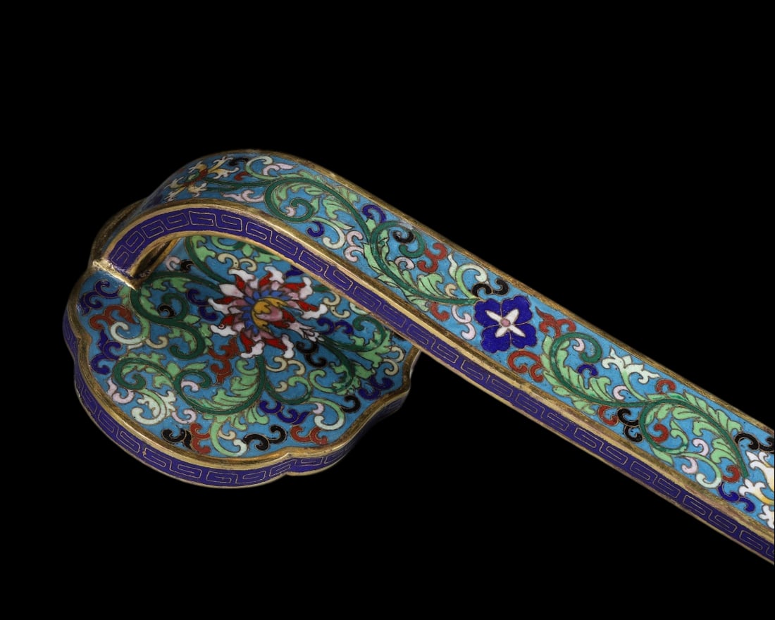 An Exquisite Cloisonne Character and Story Pattern Eight Treasures Pattern Bats and Peach Pattern - 7
