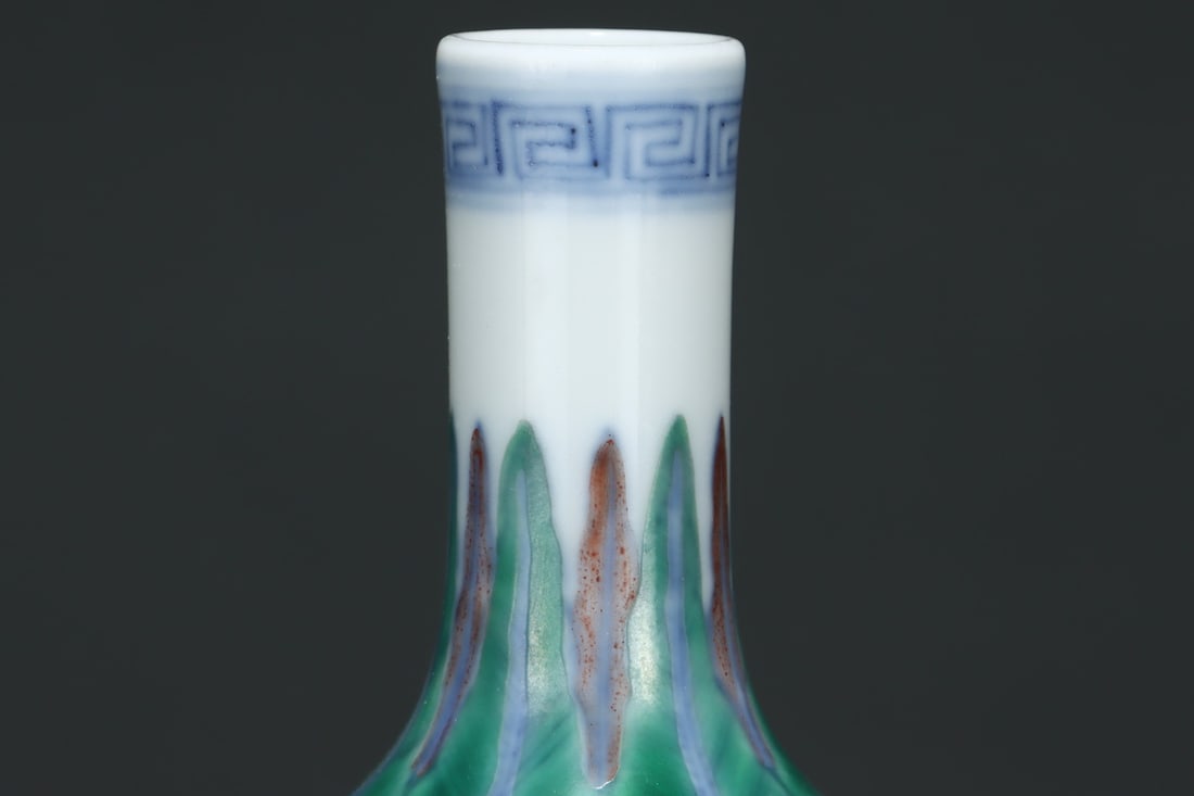 An Exquisite Doucai Dragon Pattern Vase - 5