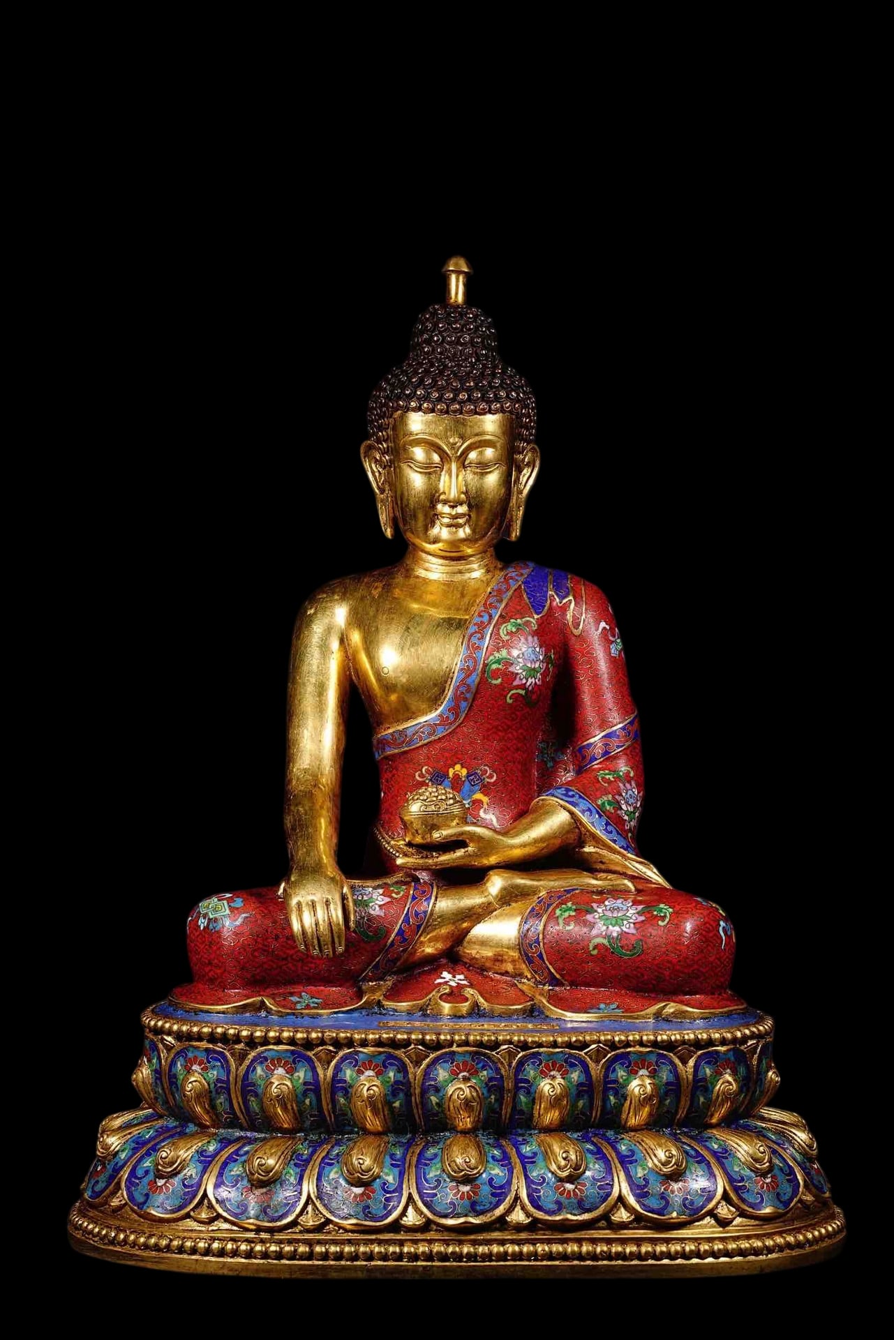 An Exquisite Cloisonne Statue of Sakyamuni: An Exquisite Cloisonne Statue of Sakyamuni Qing Dynasty, China Qianlong Six-character Mark Size:16.1inx12.2in Weight:8kg景泰蓝释伽牟尼