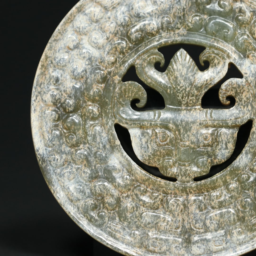 An Exquisite White Jade Dragon Pattern Beast-Face Pattern Pendant - 5
