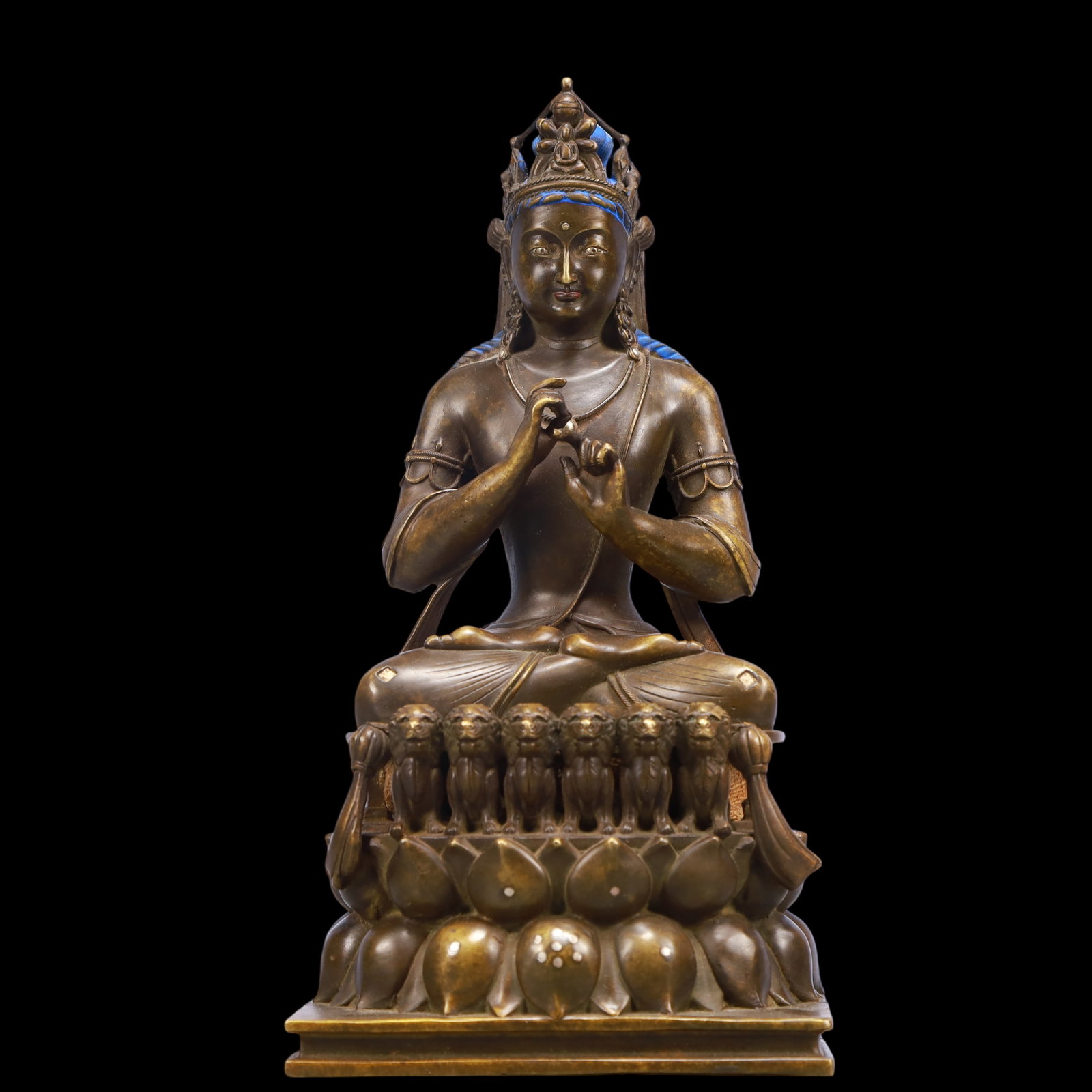 A Exquisite Gilt Bronze Statue of Amitayus: A Exquisite Gilt Bronze Statue of Amitayus Ming Dynasty, China Size:5.1inx4.5inx9.8in Weight:1950g铜鎏金无量寿佛像 中国明代
