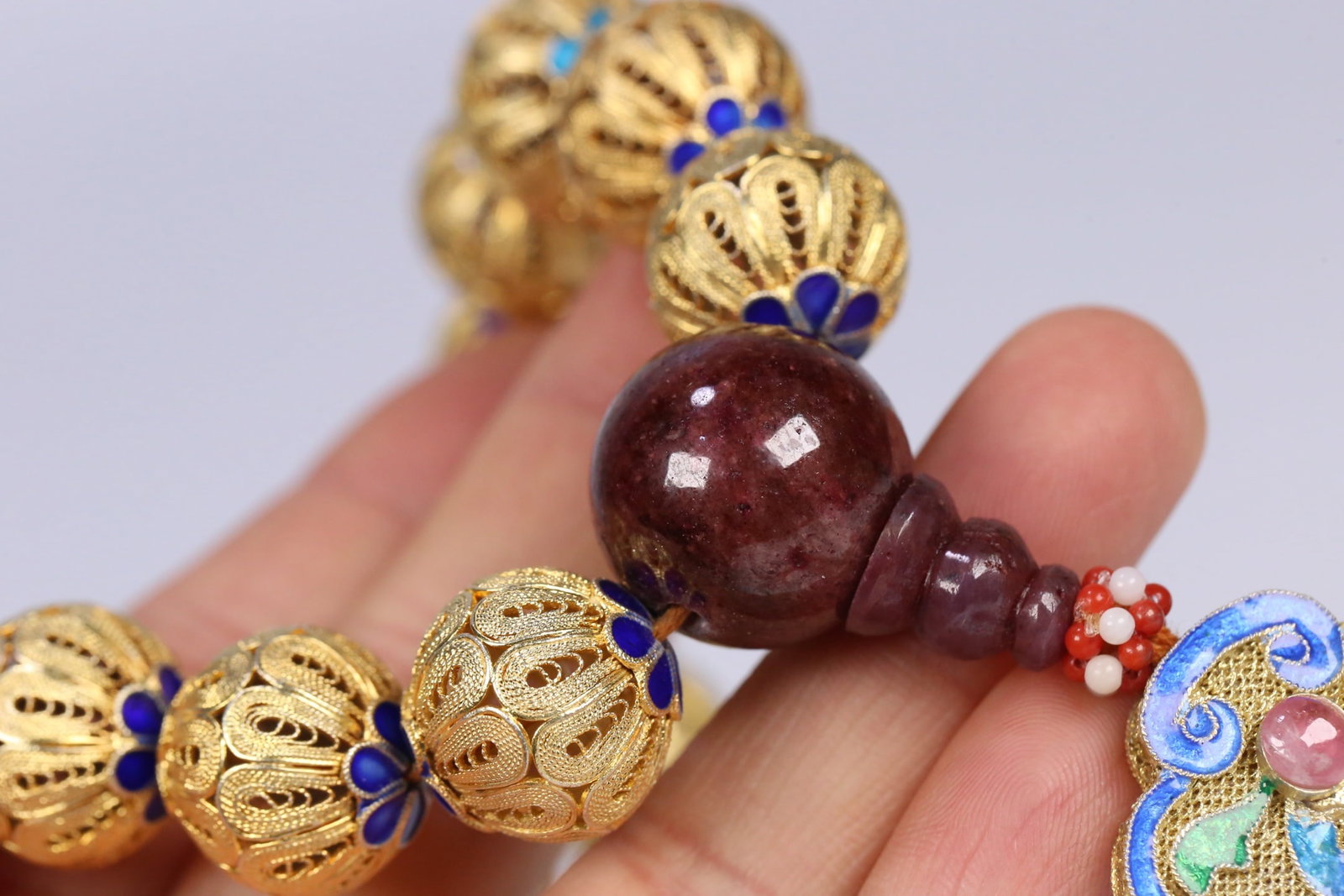 An Exquisite Gilt Silver Bracelets - 8