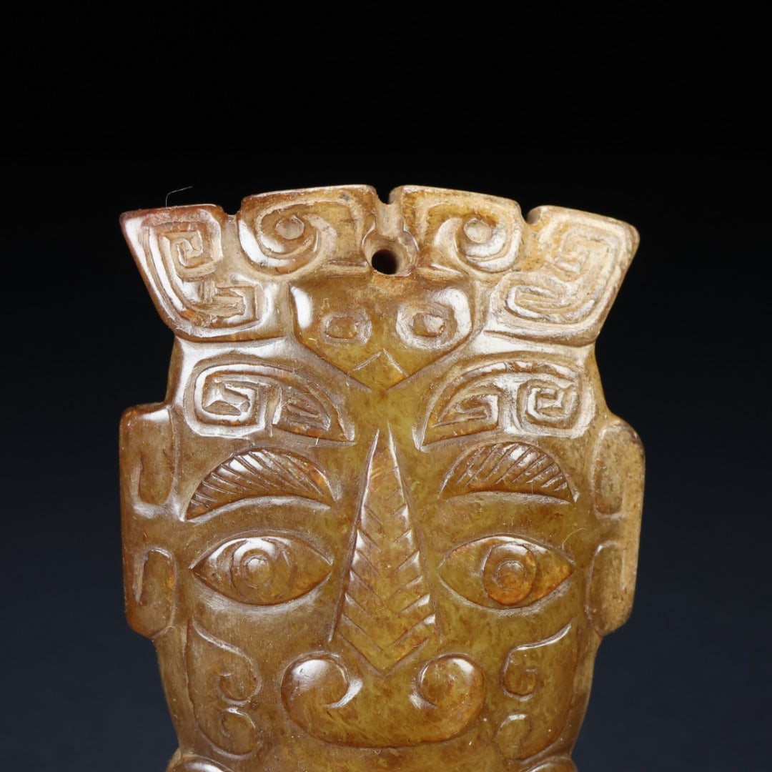 An Exquisite White Jade Human Face Pattern Ornament - 2