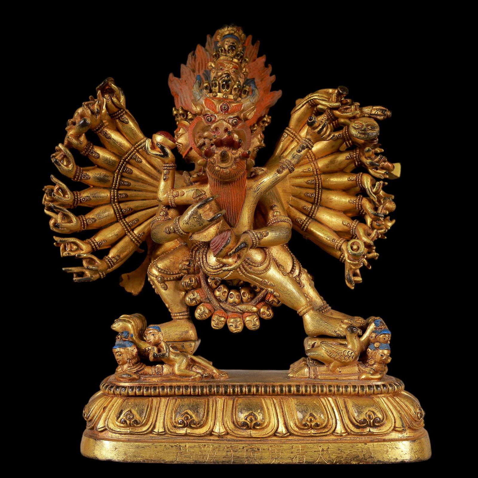 An Exquisite Gilt Bronze Statue of Vajra: An Exquisite Gilt Bronze Statue of Vajra Qing Dynasty, China Kangxi Six-character Mark Size:6.3inx3inx7.5in Weight:2900g铜鎏金大威德金刚像